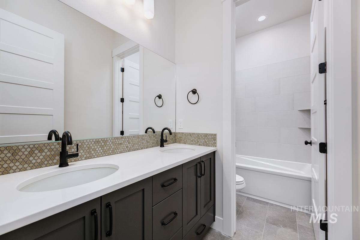 21637 Appaloosa Ave, Star, Idaho 83669, 3 Bedrooms, 3.5 Bathrooms, Residential For Sale, Price $1,023,002, 98982978