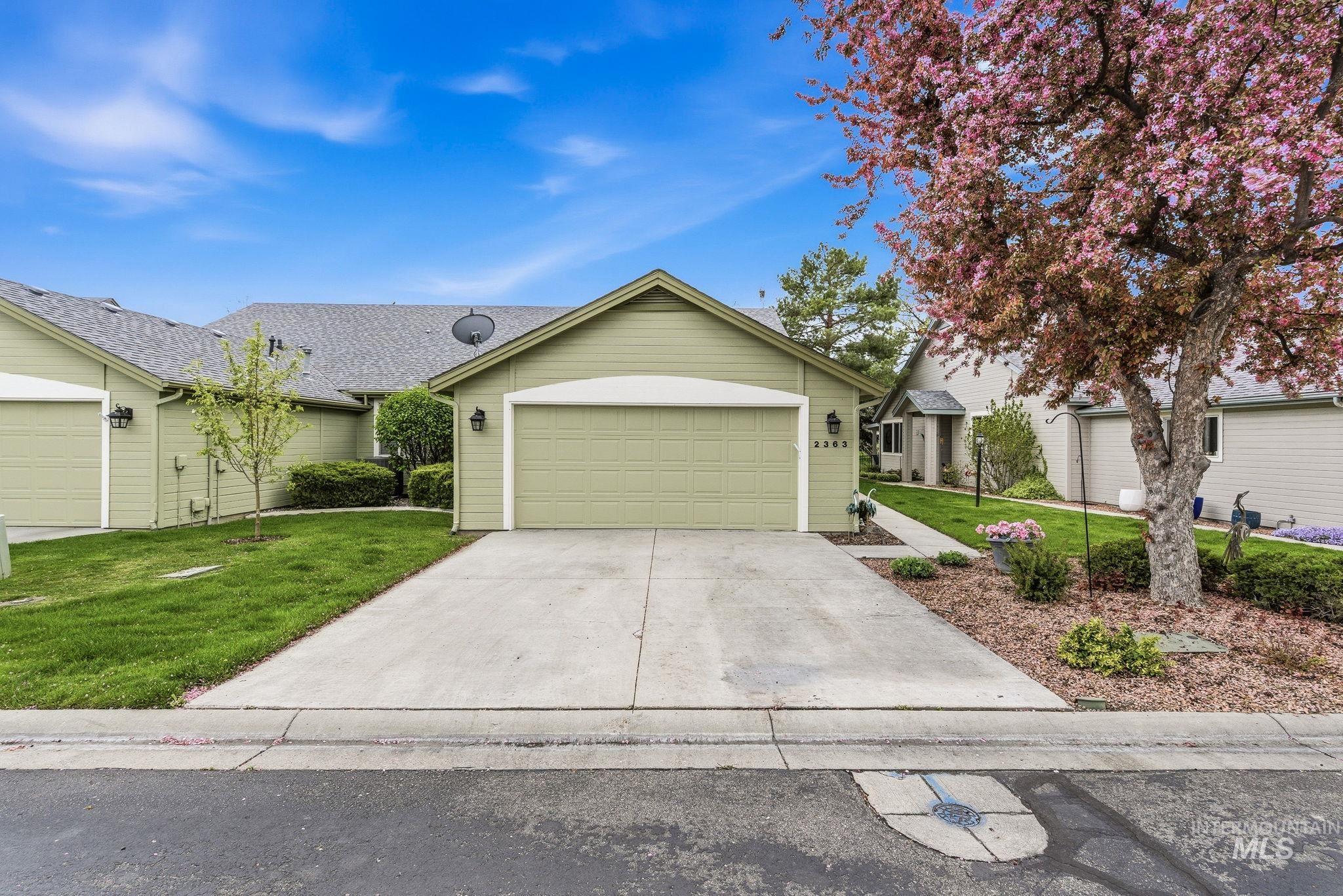 2363 River Oaks Dr., Nampa, Idaho 83686-6413, 2 Bedrooms, 2 Bathrooms, Residential For Sale, Price $399,999, 98982980