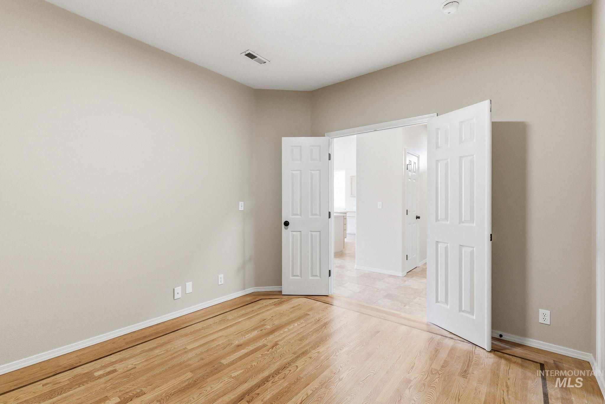 2363 River Oaks Dr., Nampa, Idaho 83686-6413, 2 Bedrooms, 2 Bathrooms, Residential For Sale, Price $399,999, 98982980