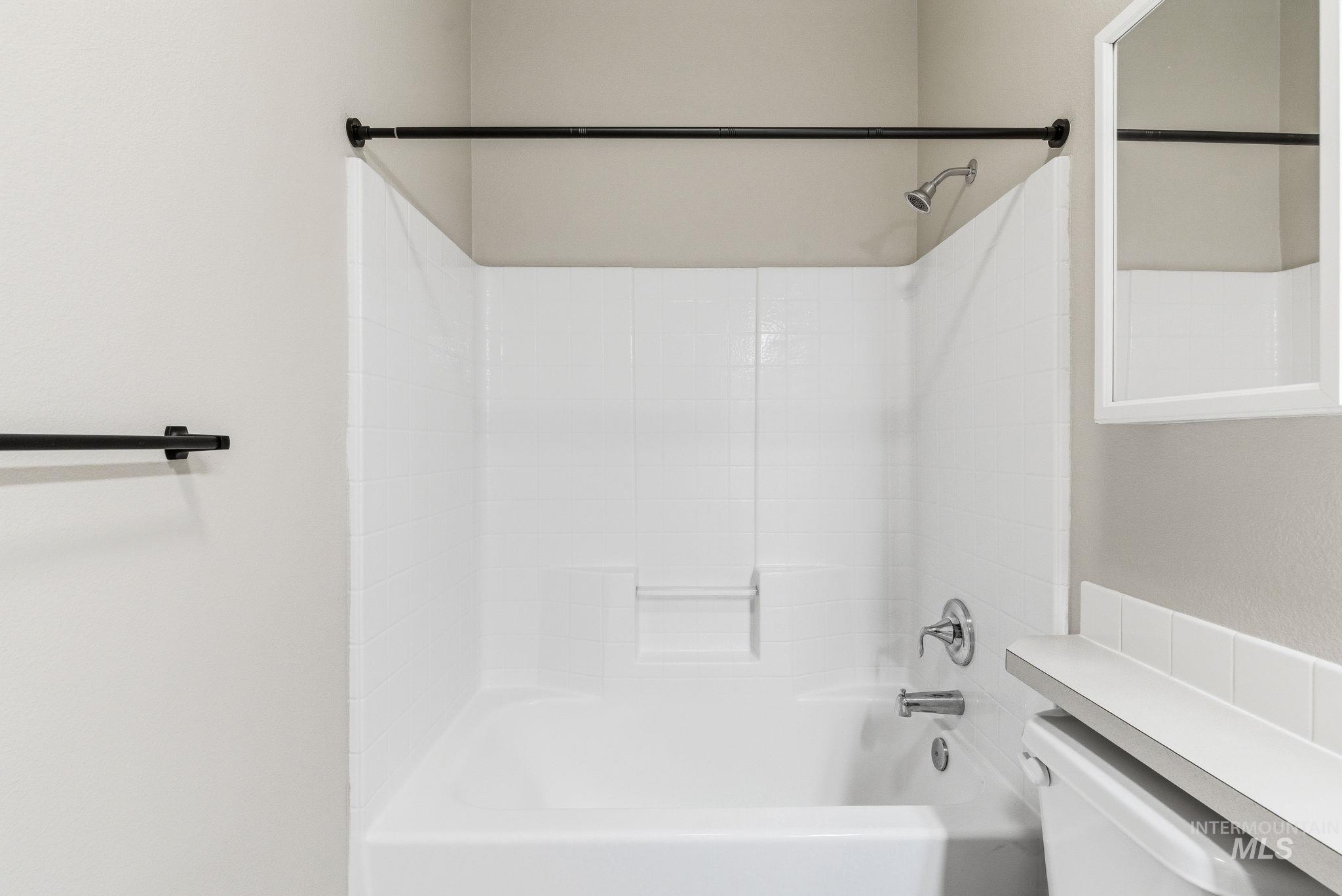 2363 River Oaks Dr., Nampa, Idaho 83686-6413, 2 Bedrooms, 2 Bathrooms, Residential For Sale, Price $399,999, 98982980