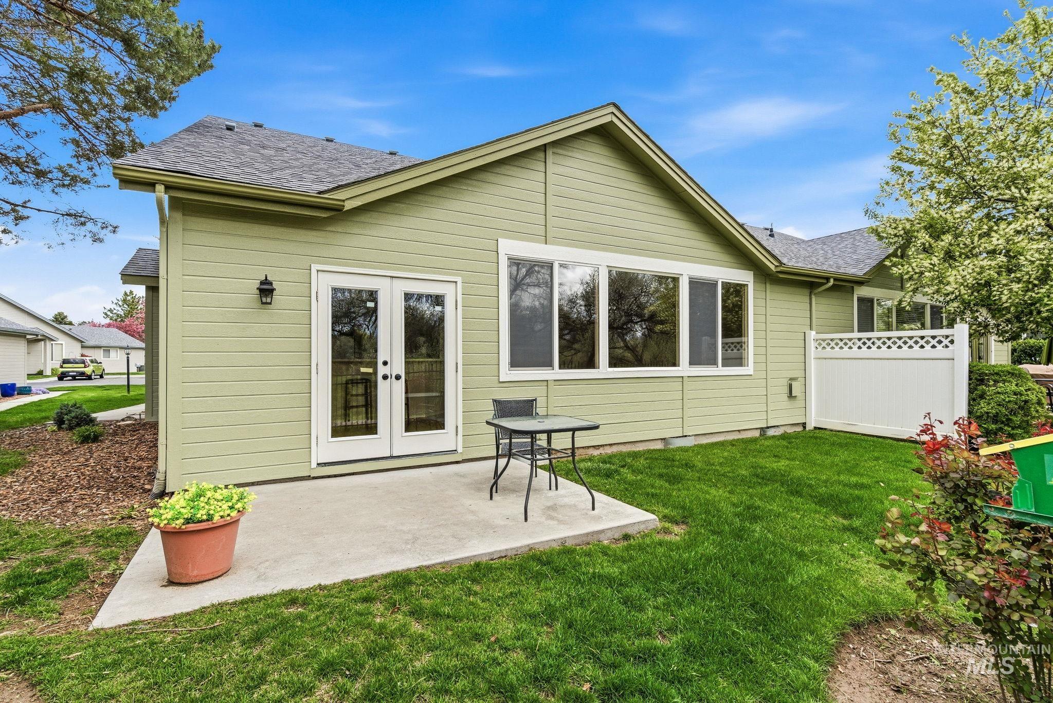 2363 River Oaks Dr., Nampa, Idaho 83686-6413, 2 Bedrooms, 2 Bathrooms, Residential For Sale, Price $399,999, 98982980