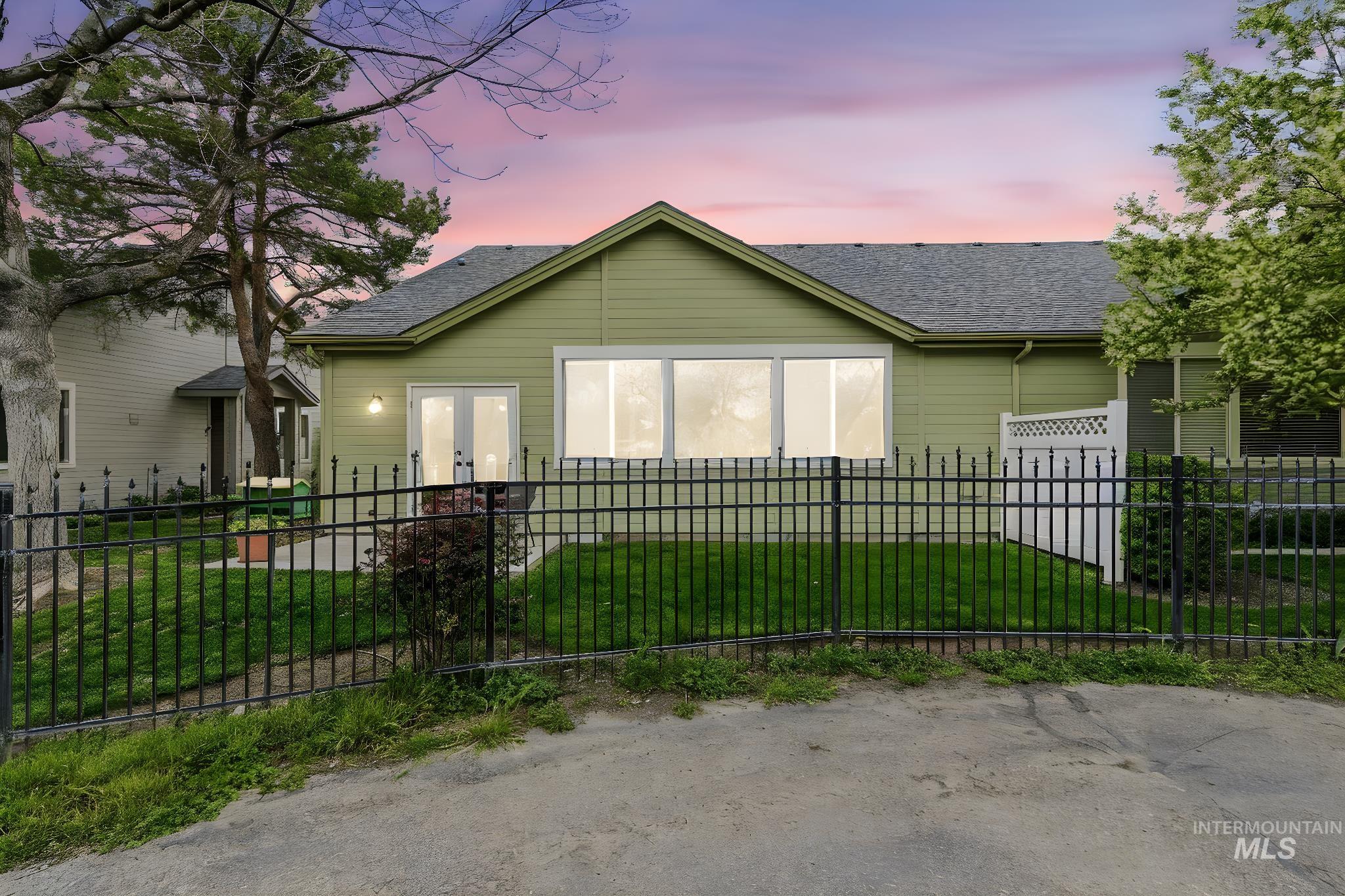 2363 River Oaks Dr., Nampa, Idaho 83686-6413, 2 Bedrooms, 2 Bathrooms, Residential For Sale, Price $399,999, 98982980