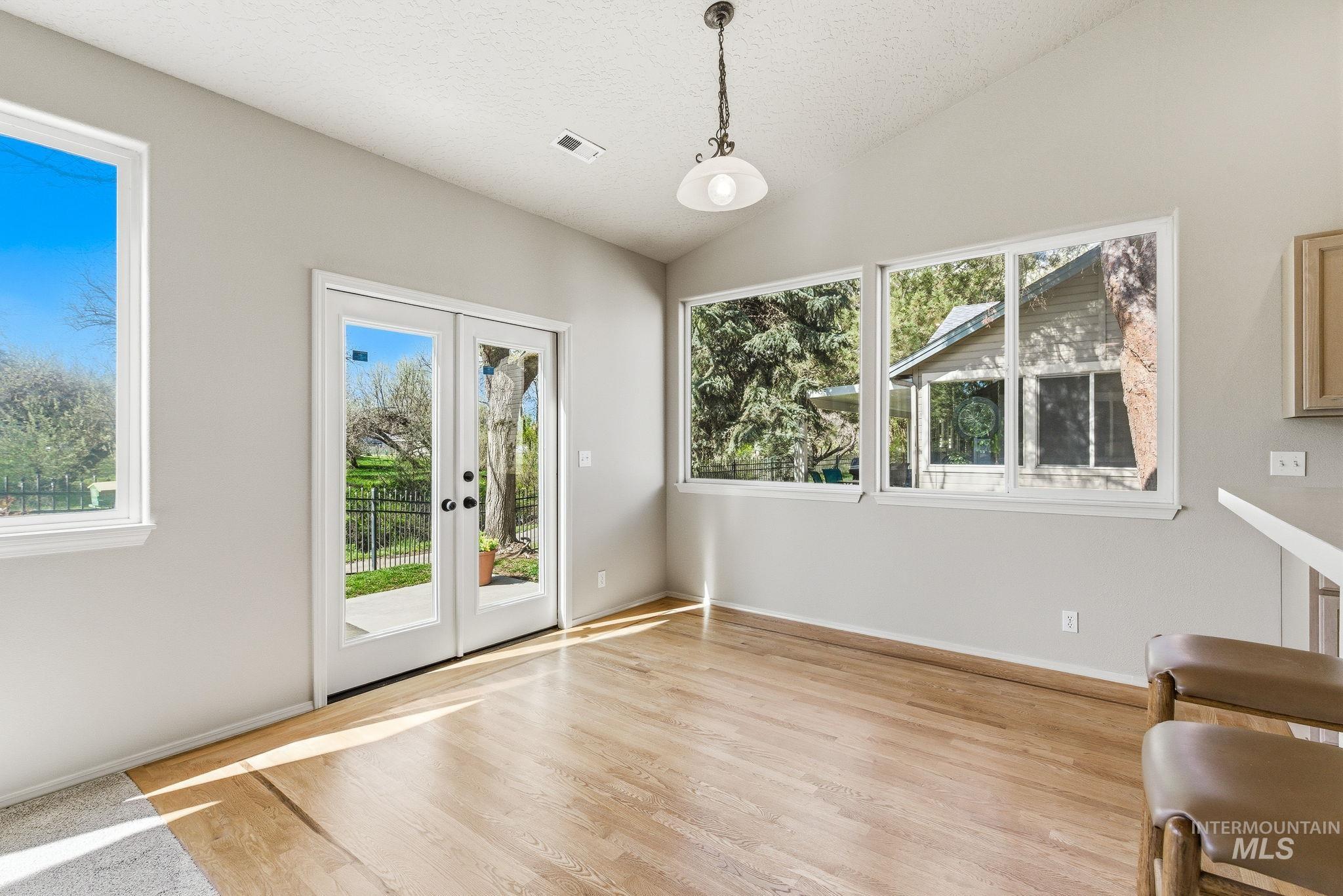 2363 River Oaks Dr., Nampa, Idaho 83686-6413, 2 Bedrooms, 2 Bathrooms, Residential For Sale, Price $399,999, 98982980