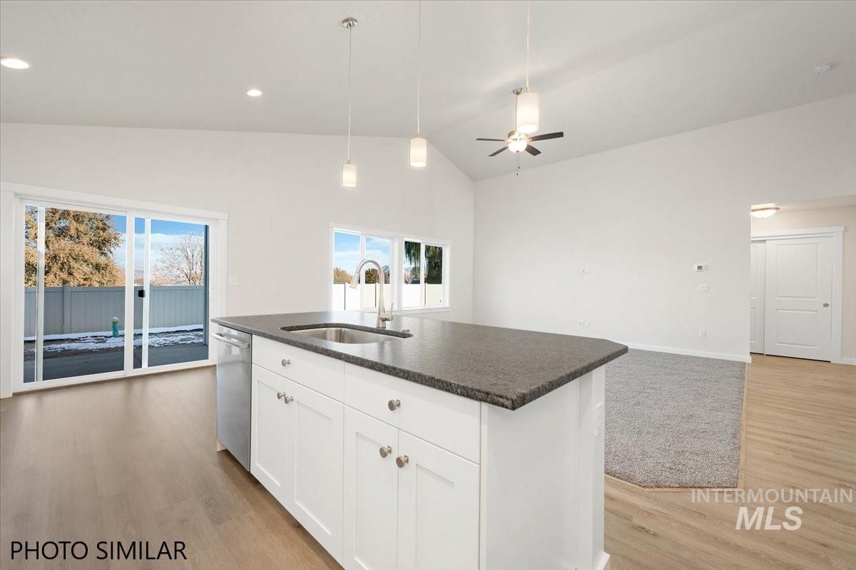 522 Bobcat St., Fruitland, Idaho 83619, 3 Bedrooms, 2 Bathrooms, Residential For Sale, Price $429,699, 98982983