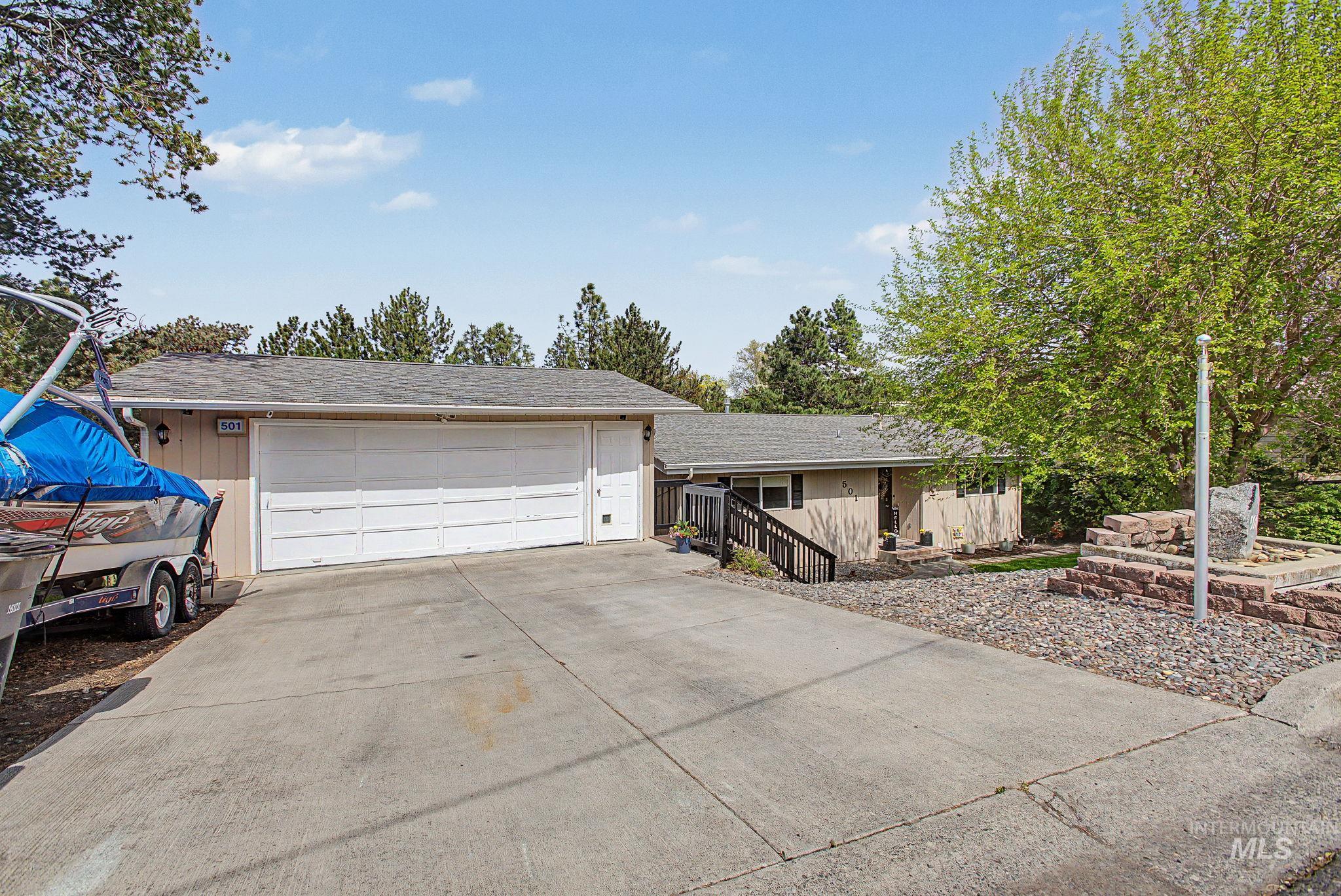 501 Karin Avenue, Lewiston, Idaho 83501-3865, 5 Bedrooms, 2 Bathrooms, Residential For Sale, Price $474,900, 98982984