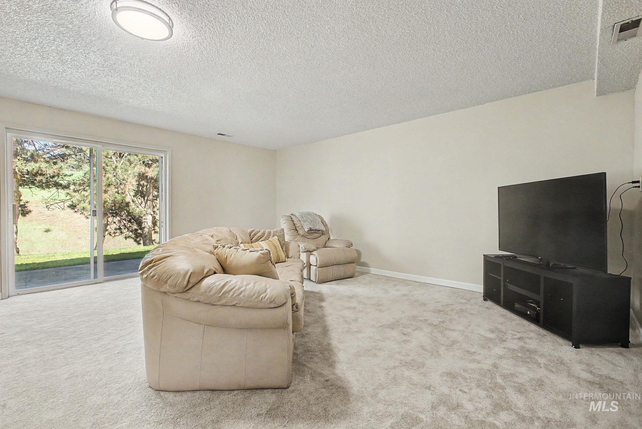 501 Karin Avenue, Lewiston, Idaho 83501-3865, 5 Bedrooms, 2 Bathrooms, Residential For Sale, Price $474,900, 98982984