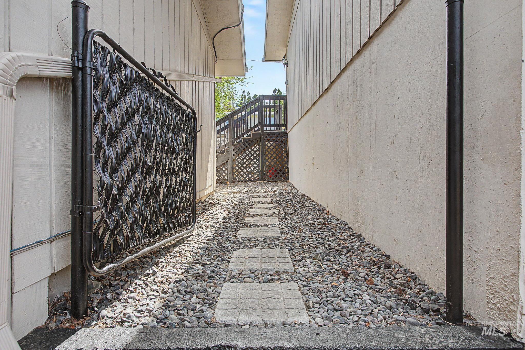 501 Karin Avenue, Lewiston, Idaho 83501-3865, 5 Bedrooms, 2 Bathrooms, Residential For Sale, Price $474,900, 98982984