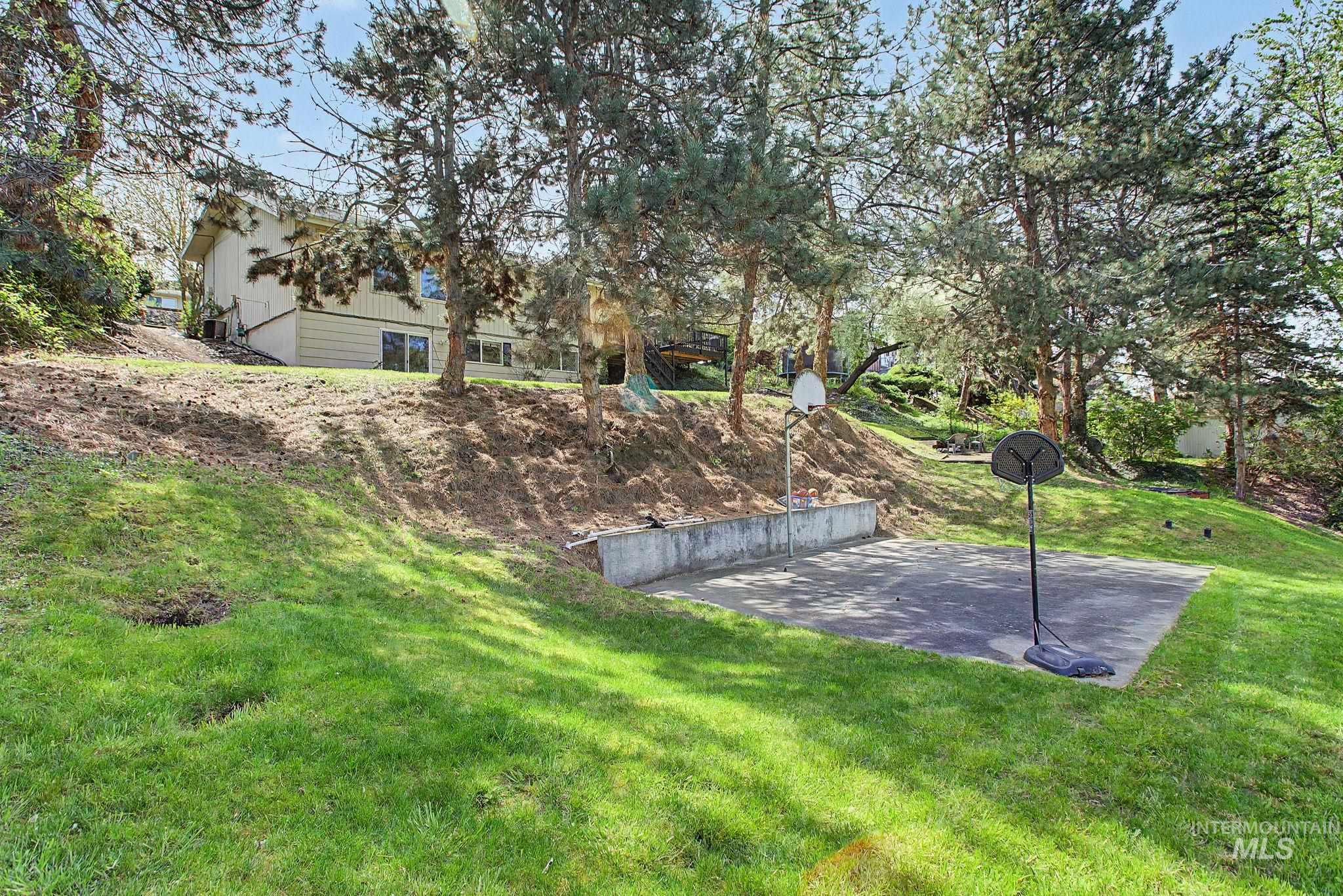 501 Karin Avenue, Lewiston, Idaho 83501-3865, 5 Bedrooms, 2 Bathrooms, Residential For Sale, Price $474,900, 98982984