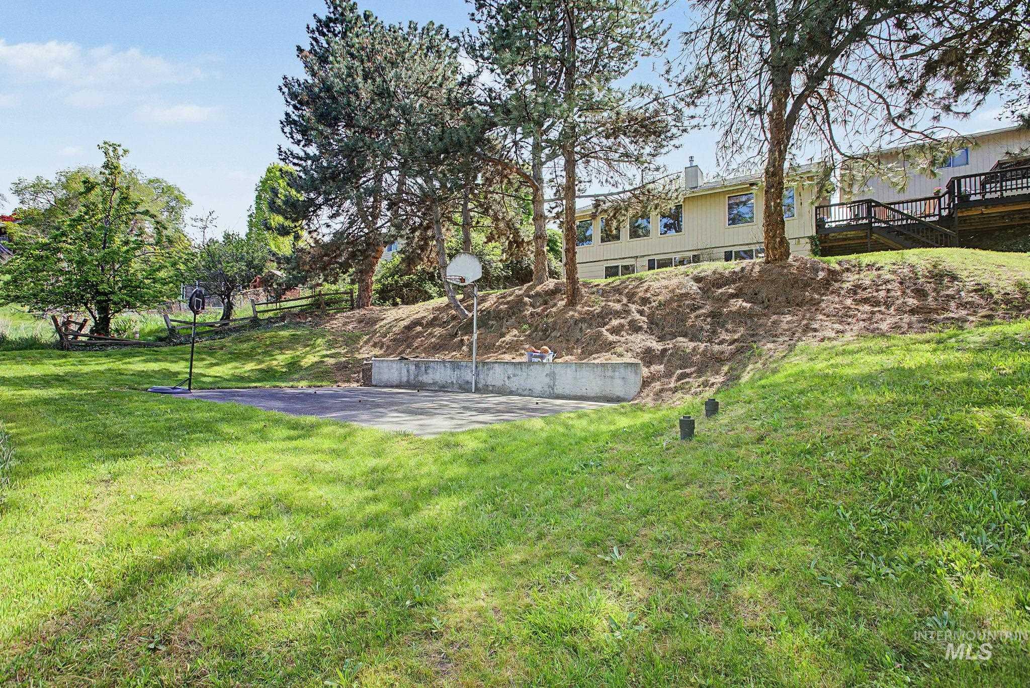 501 Karin Avenue, Lewiston, Idaho 83501-3865, 5 Bedrooms, 2 Bathrooms, Residential For Sale, Price $474,900, 98982984