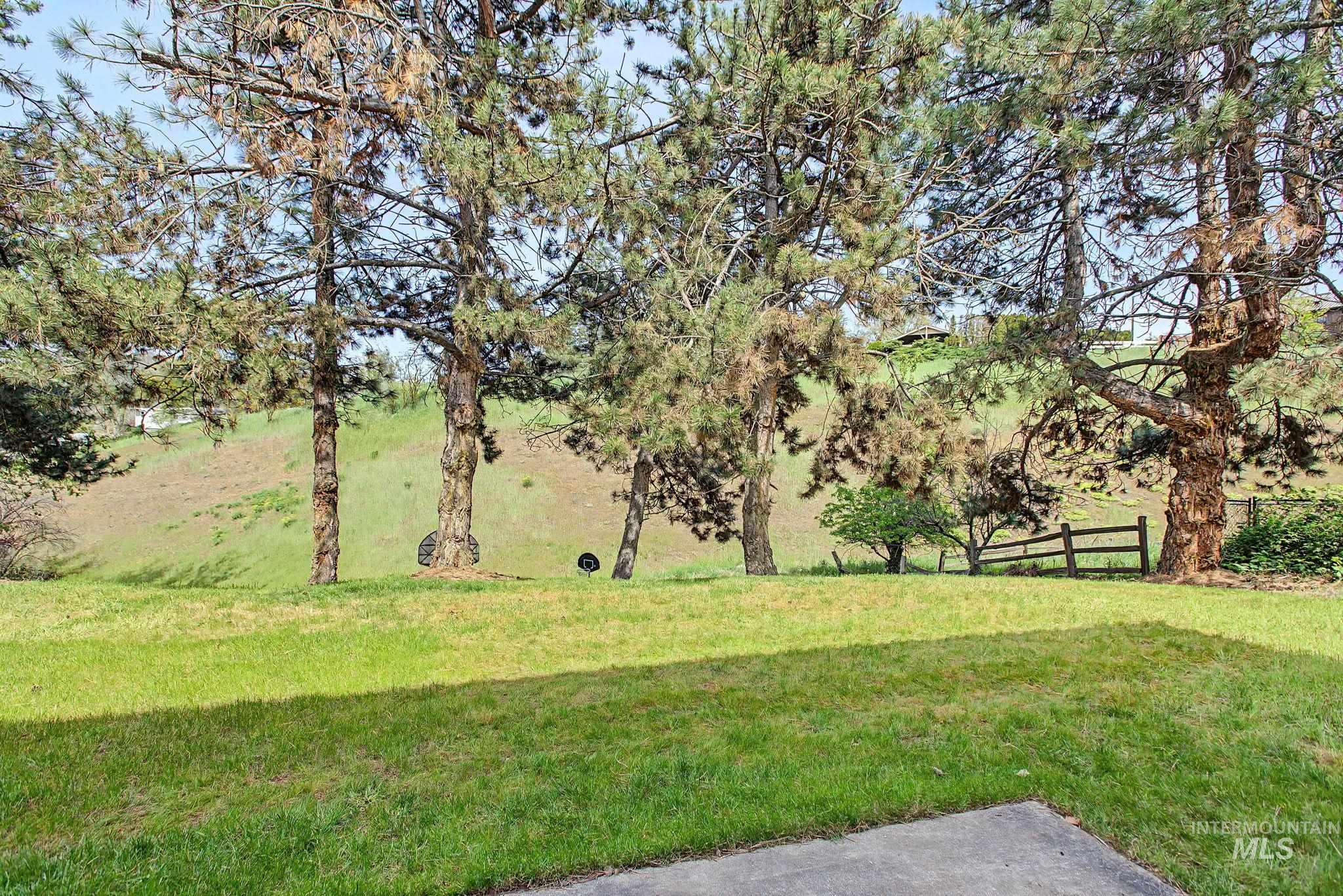 501 Karin Avenue, Lewiston, Idaho 83501-3865, 5 Bedrooms, 2 Bathrooms, Residential For Sale, Price $474,900, 98982984