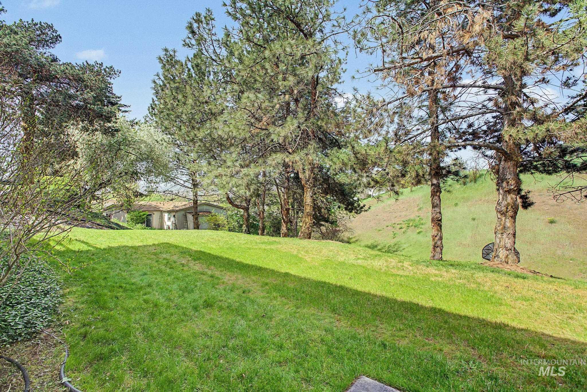 501 Karin Avenue, Lewiston, Idaho 83501-3865, 5 Bedrooms, 2 Bathrooms, Residential For Sale, Price $474,900, 98982984