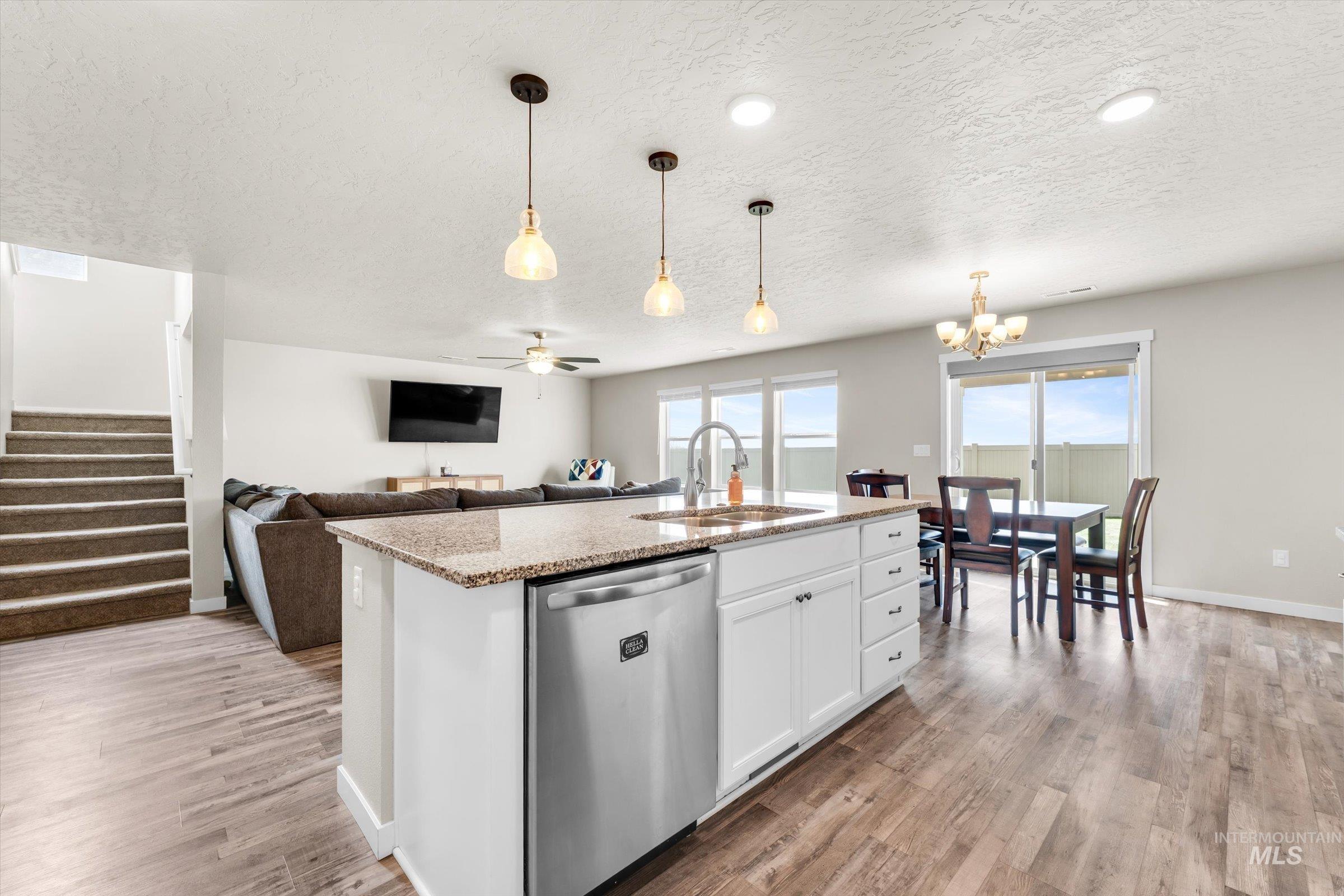 705 SW Raelynn St, Mountain Home, Idaho 83647, 4 Bedrooms, 2.5 Bathrooms, Residential For Sale, Price $465,000,MLS 98982988