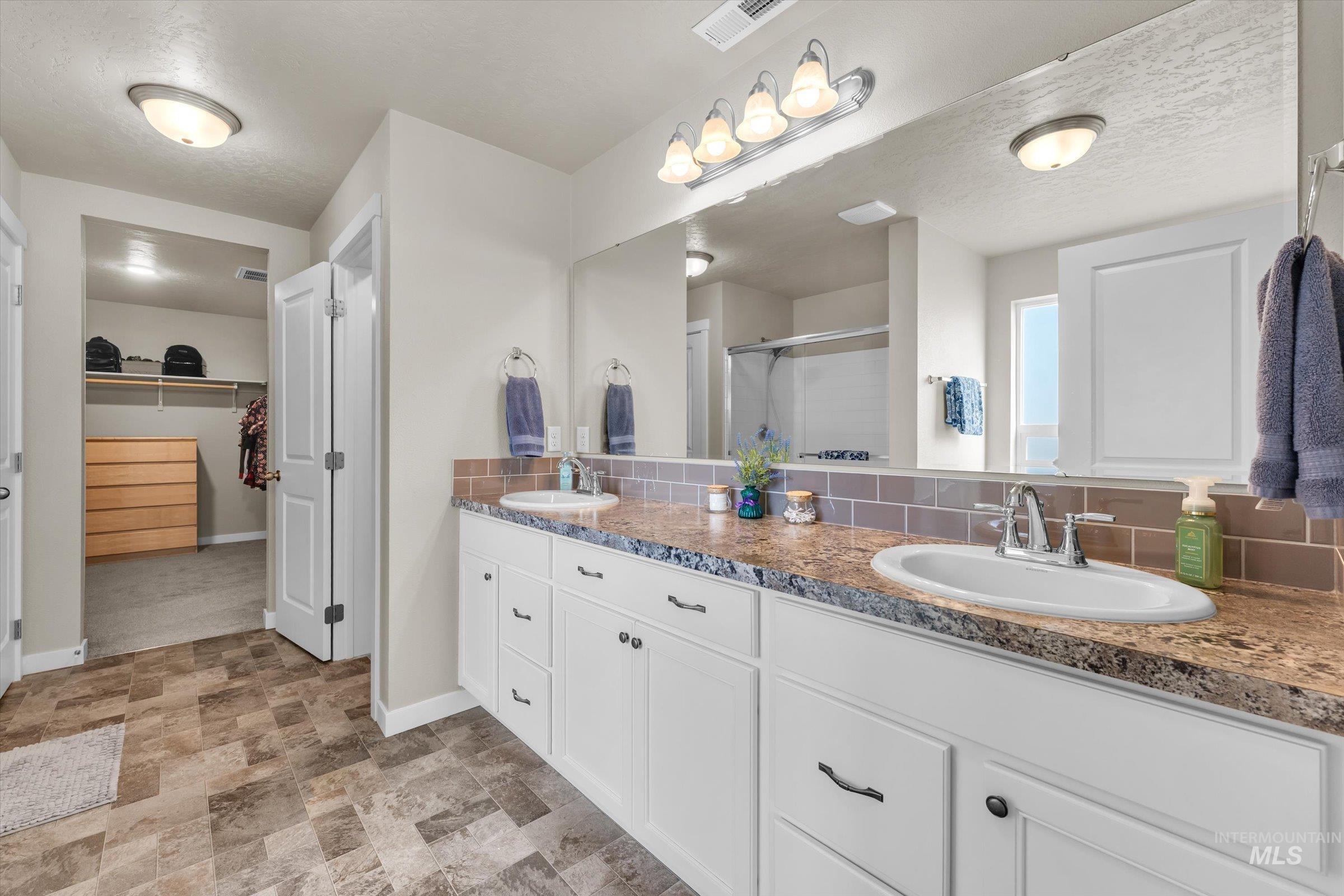 705 SW Raelynn St, Mountain Home, Idaho 83647, 4 Bedrooms, 2.5 Bathrooms, Residential For Sale, Price $465,000,MLS 98982988