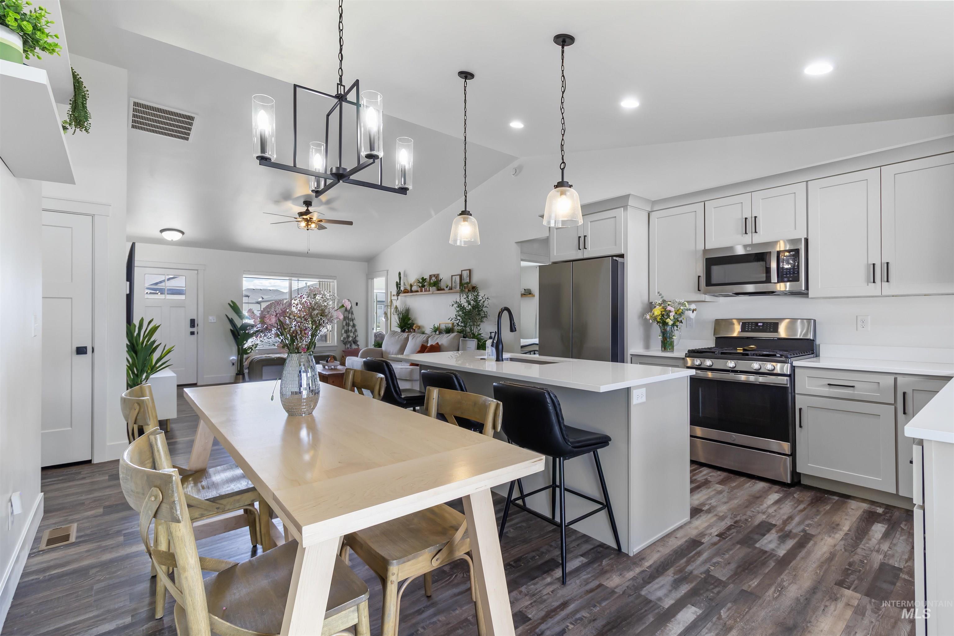 469 Jesse Ave, Twin Falls, Idaho 83301, 4 Bedrooms, 2 Bathrooms, Residential For Sale, Price $390,000, 98982990