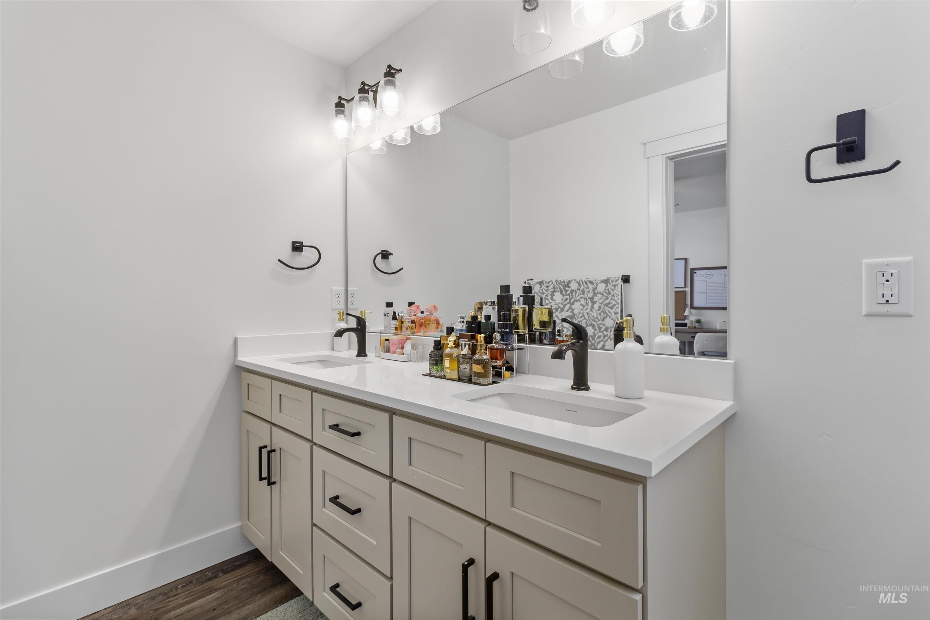 469 Jesse Ave, Twin Falls, Idaho 83301, 4 Bedrooms, 2 Bathrooms, Residential For Sale, Price $390,000, 98982990