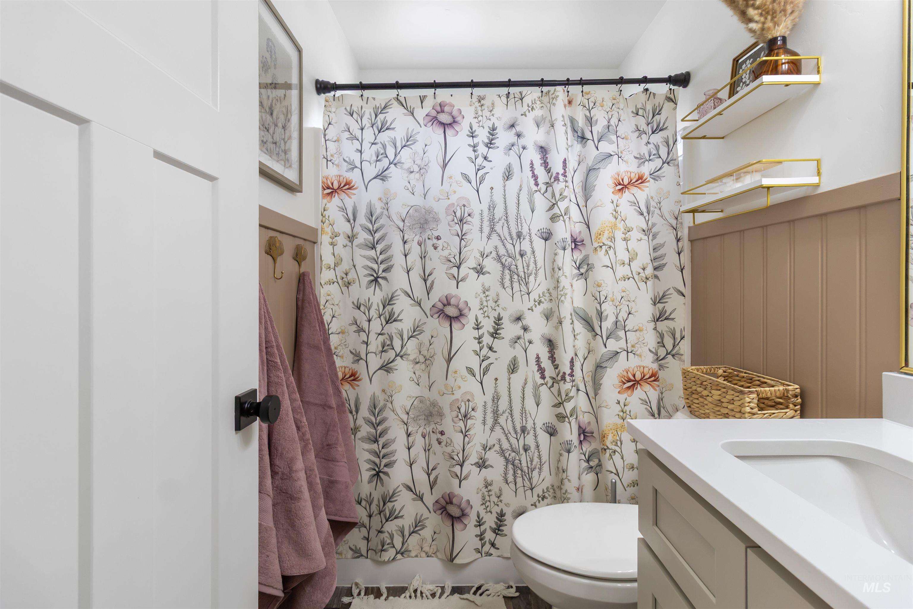 469 Jesse Ave, Twin Falls, Idaho 83301, 4 Bedrooms, 2 Bathrooms, Residential For Sale, Price $390,000, 98982990