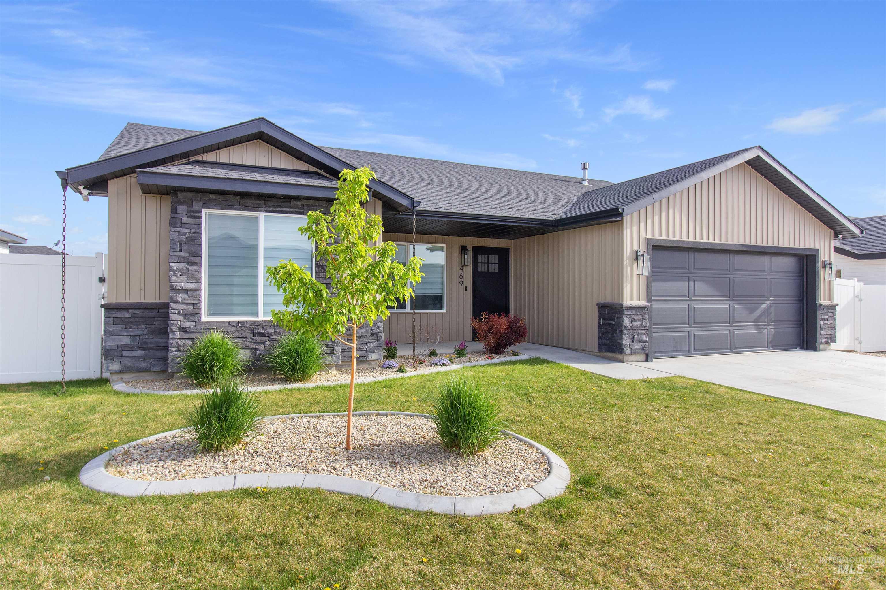 469 Jesse Ave, Twin Falls, Idaho 83301, 4 Bedrooms, 2 Bathrooms, Residential For Sale, Price $390,000, 98982990