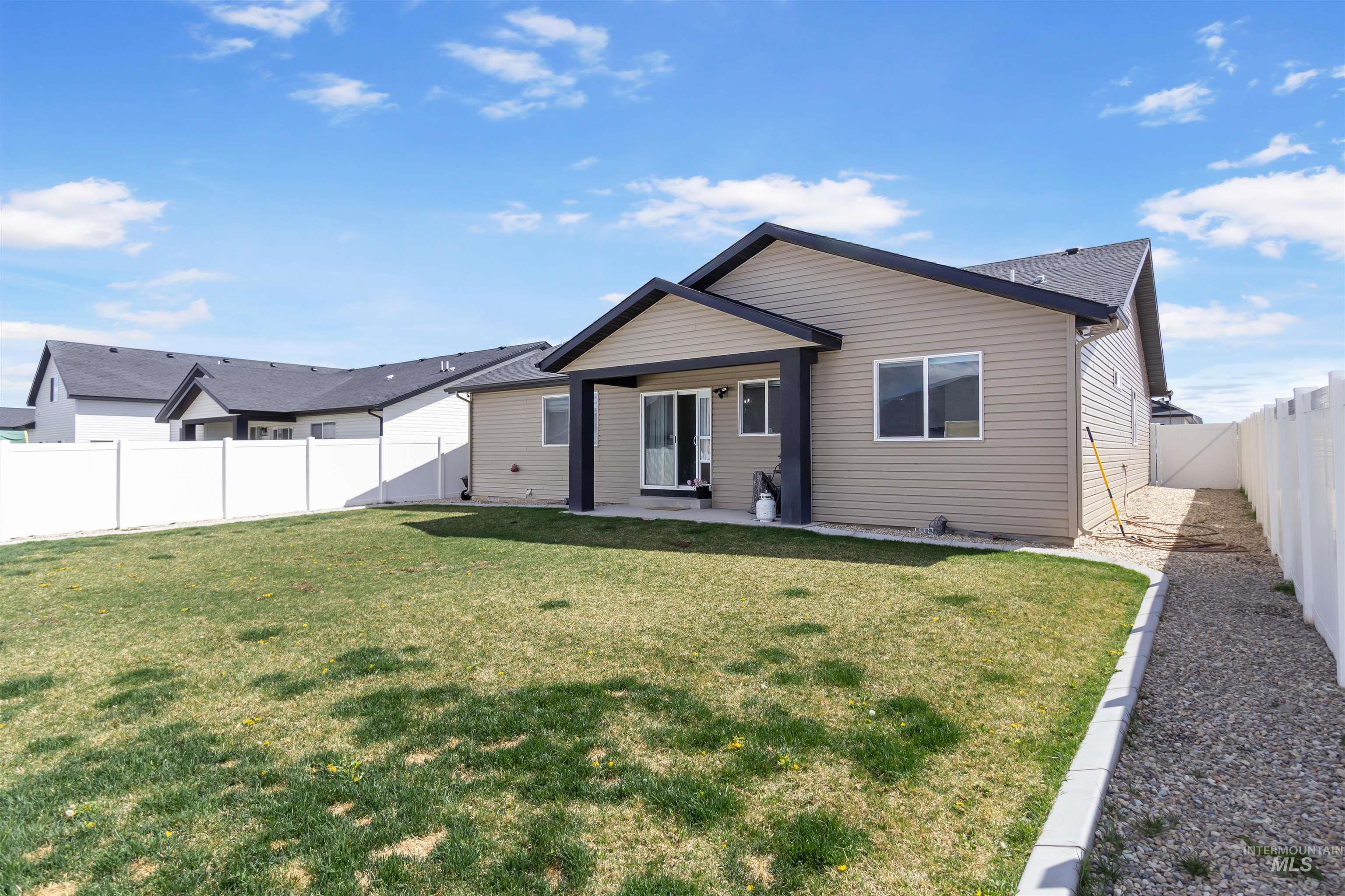 469 Jesse Ave, Twin Falls, Idaho 83301, 4 Bedrooms, 2 Bathrooms, Residential For Sale, Price $390,000, 98982990