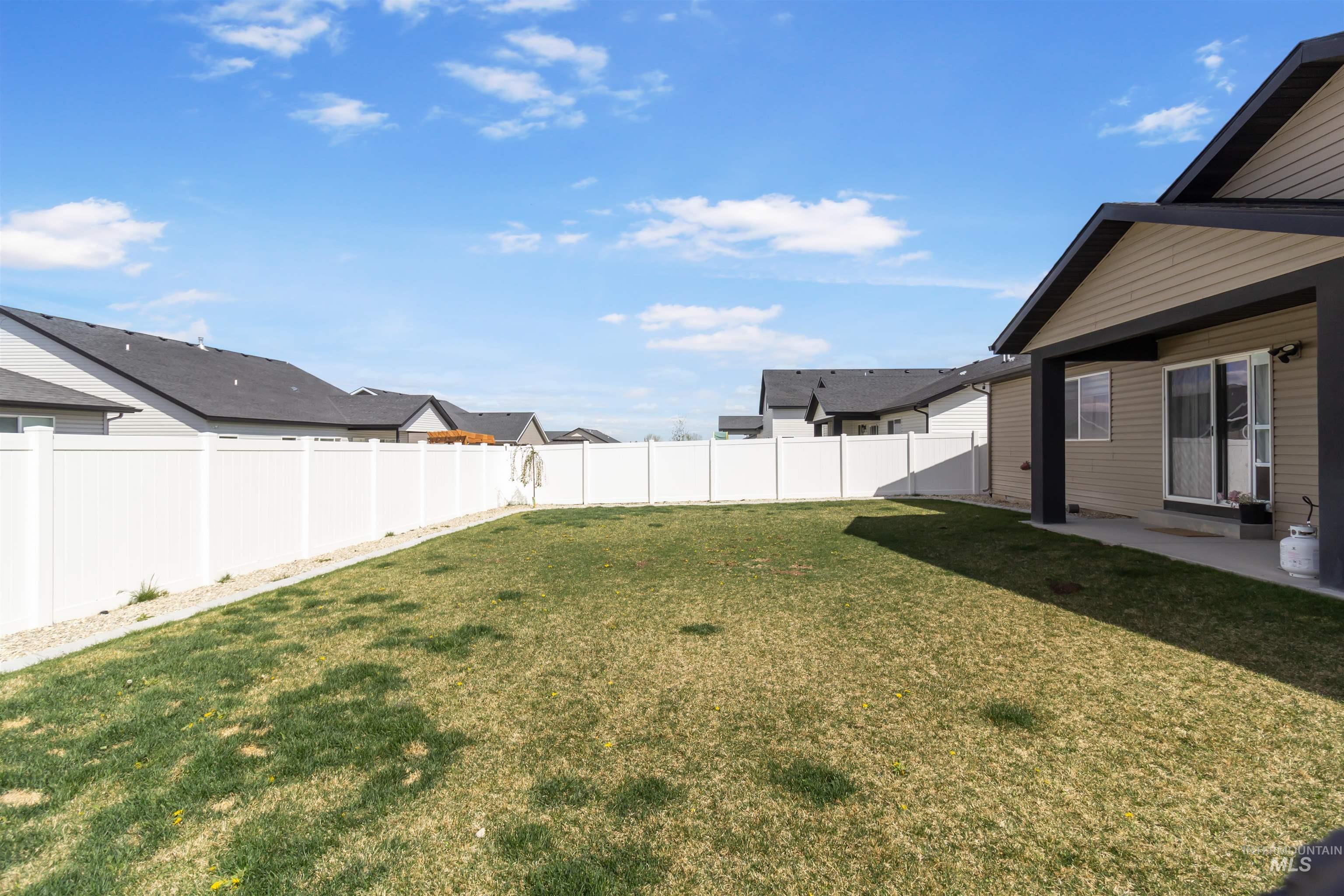 469 Jesse Ave, Twin Falls, Idaho 83301, 4 Bedrooms, 2 Bathrooms, Residential For Sale, Price $390,000, 98982990