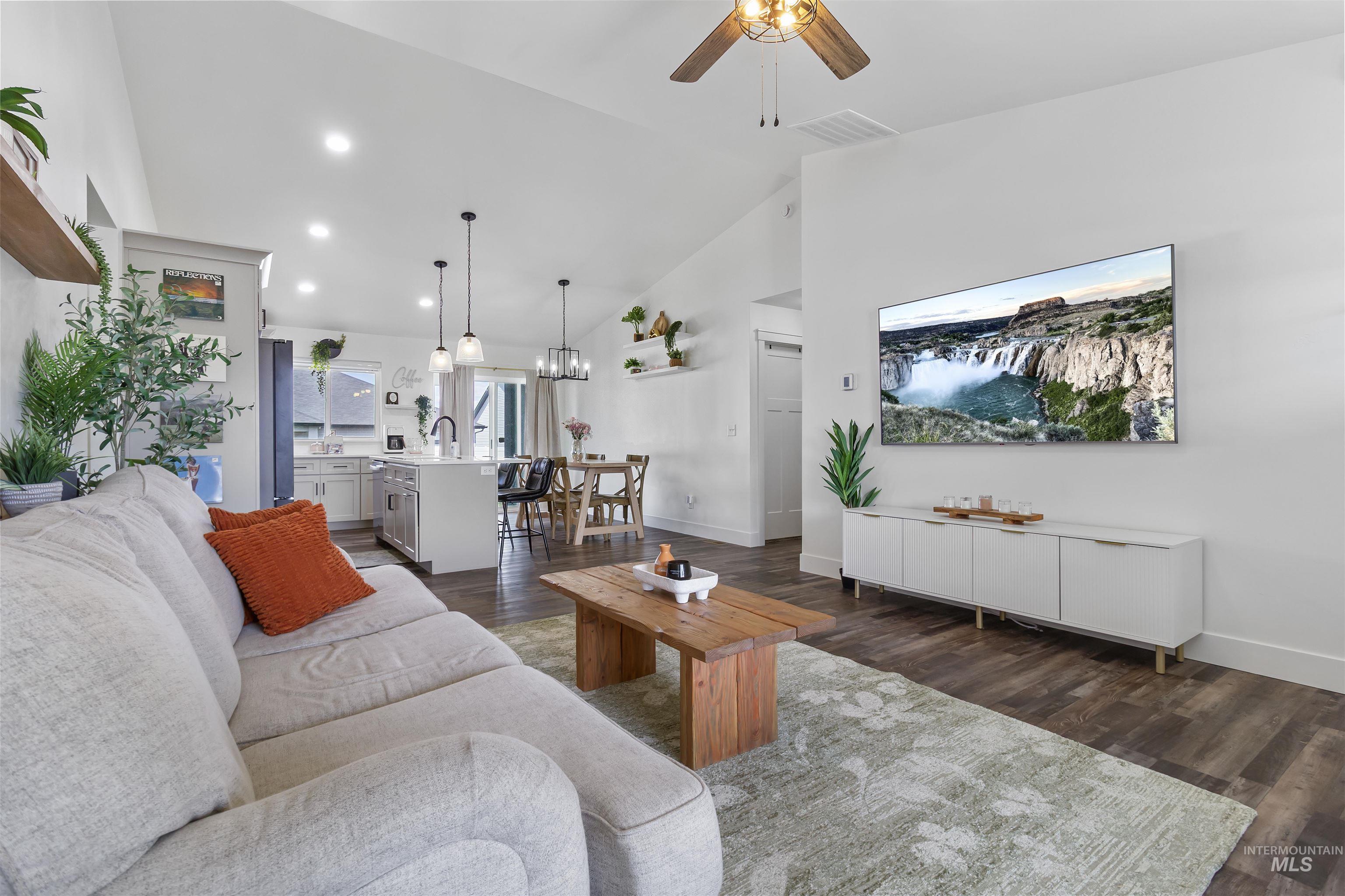 469 Jesse Ave, Twin Falls, Idaho 83301, 4 Bedrooms, 2 Bathrooms, Residential For Sale, Price $390,000, 98982990