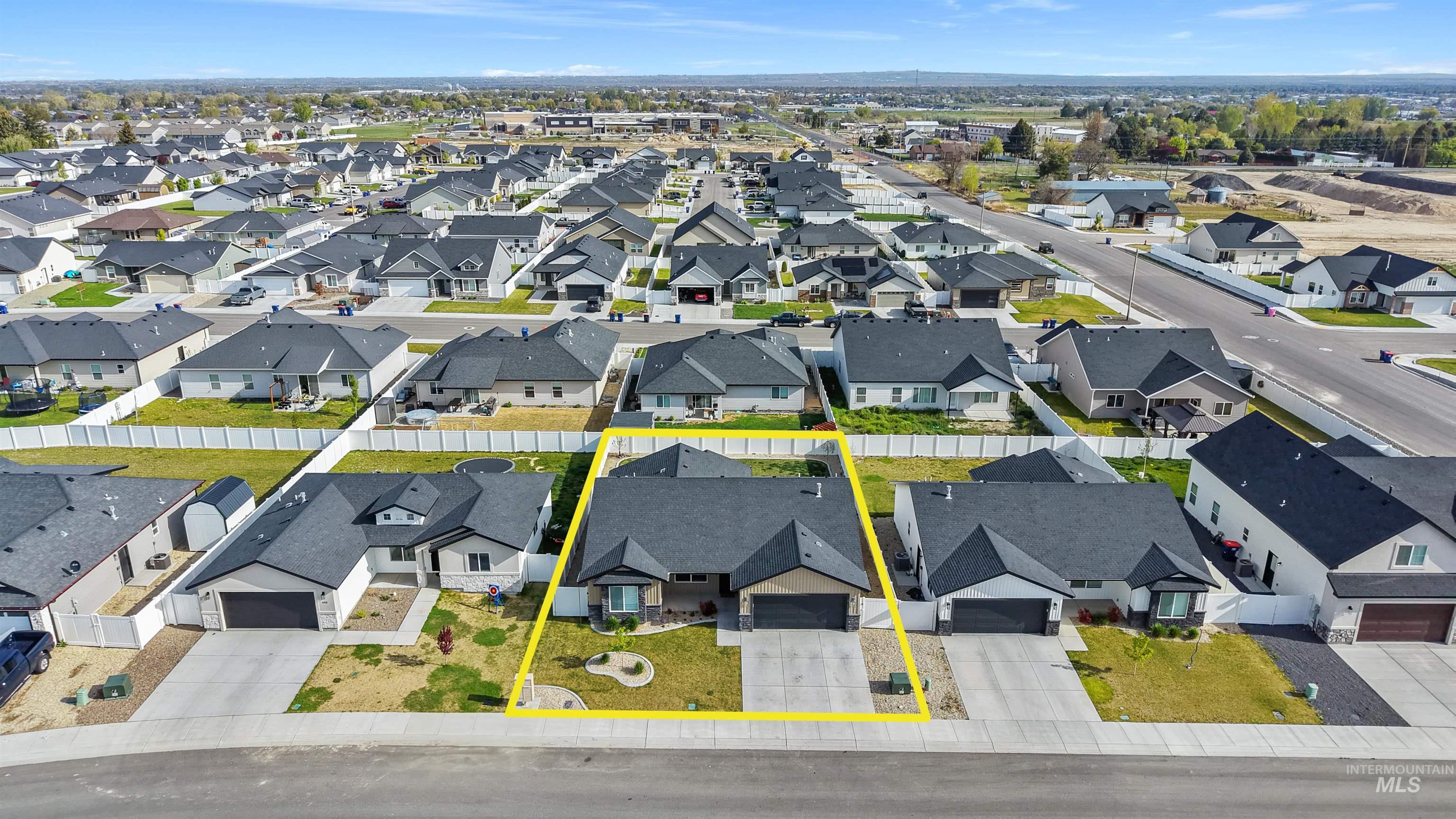 469 Jesse Ave, Twin Falls, Idaho 83301, 4 Bedrooms, 2 Bathrooms, Residential For Sale, Price $390,000, 98982990