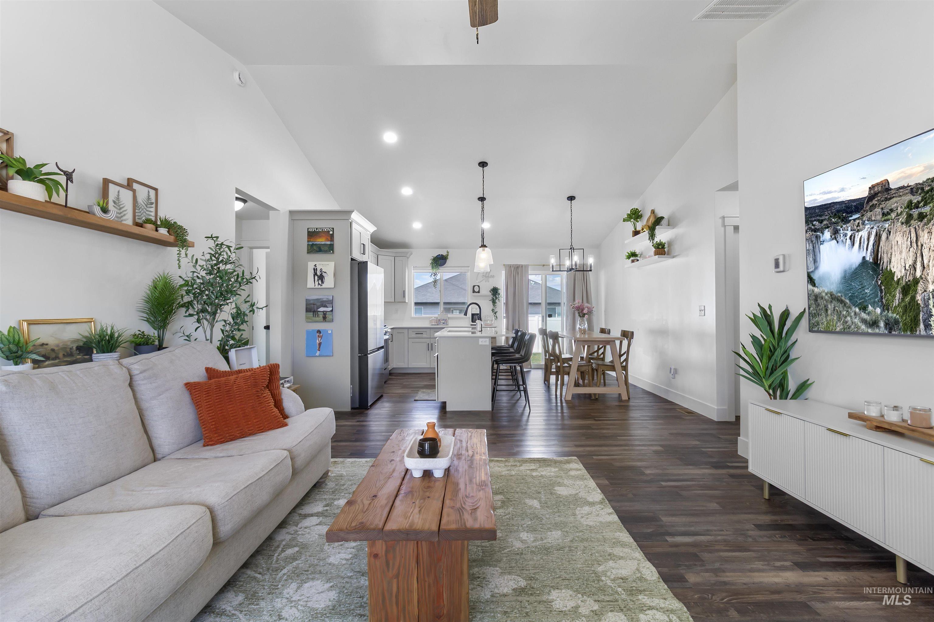 469 Jesse Ave, Twin Falls, Idaho 83301, 4 Bedrooms, 2 Bathrooms, Residential For Sale, Price $390,000, 98982990