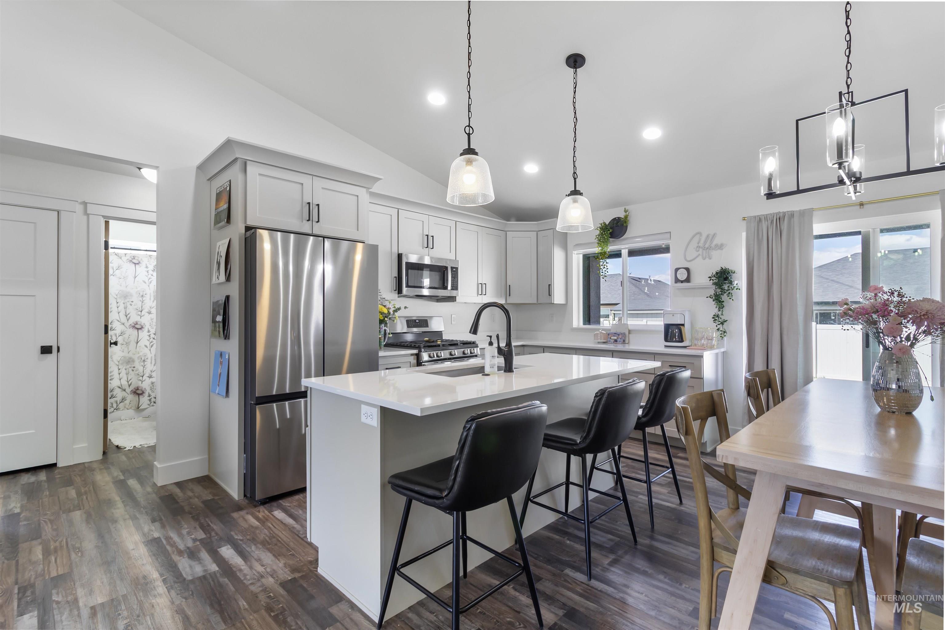 469 Jesse Ave, Twin Falls, Idaho 83301, 4 Bedrooms, 2 Bathrooms, Residential For Sale, Price $390,000, 98982990