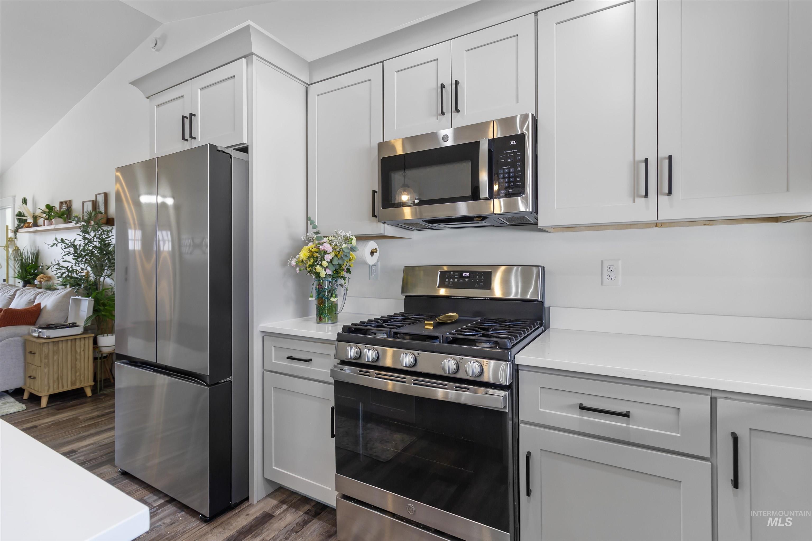 469 Jesse Ave, Twin Falls, Idaho 83301, 4 Bedrooms, 2 Bathrooms, Residential For Sale, Price $390,000, 98982990