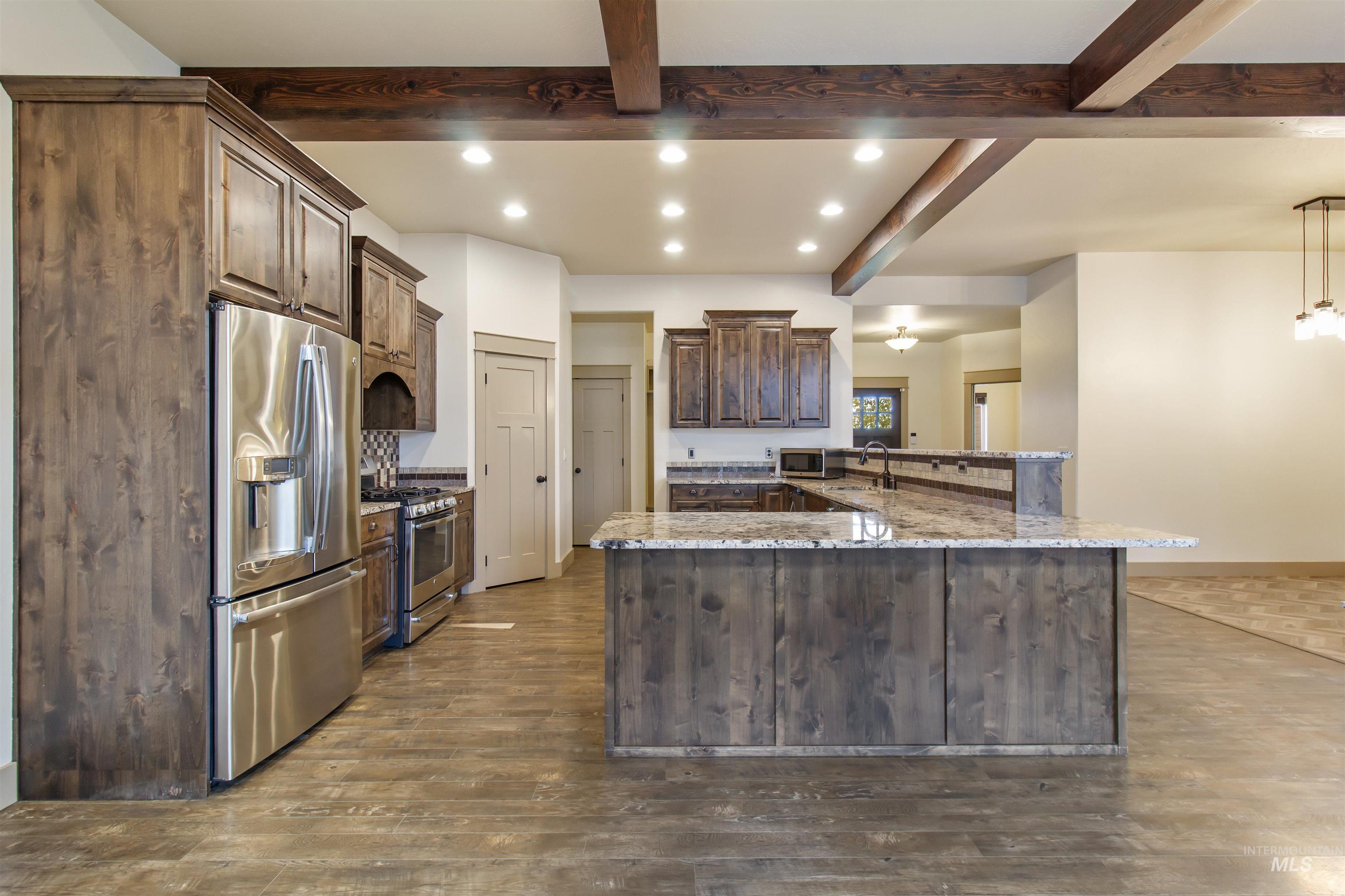 525 Shadetree Trail, Twin Falls, Idaho 83301, 3 Bedrooms, 2.5 Bathrooms, Residential For Sale, Price $555,000, 98982992