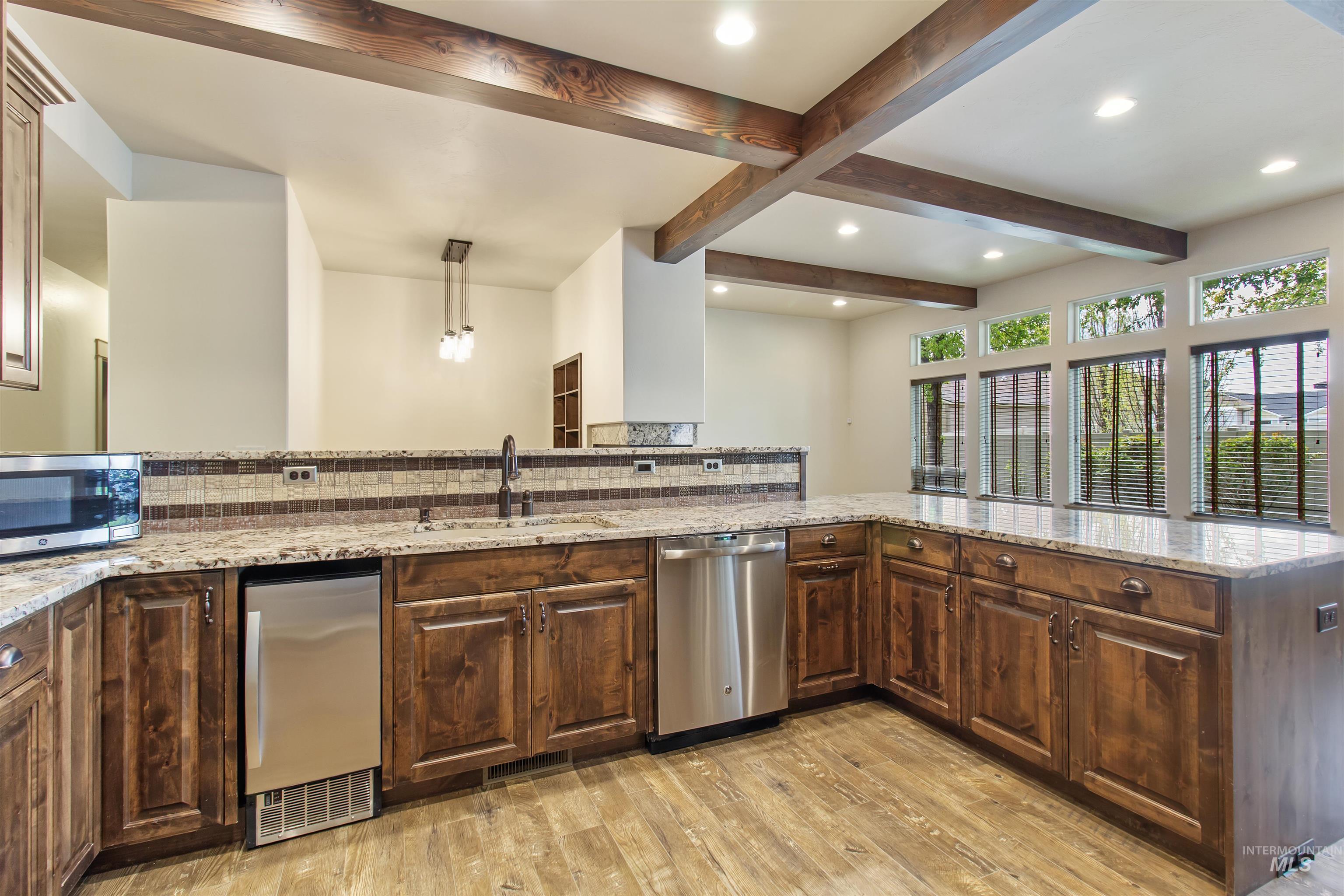 525 Shadetree Trail, Twin Falls, Idaho 83301, 3 Bedrooms, 2.5 Bathrooms, Residential For Sale, Price $555,000, 98982992