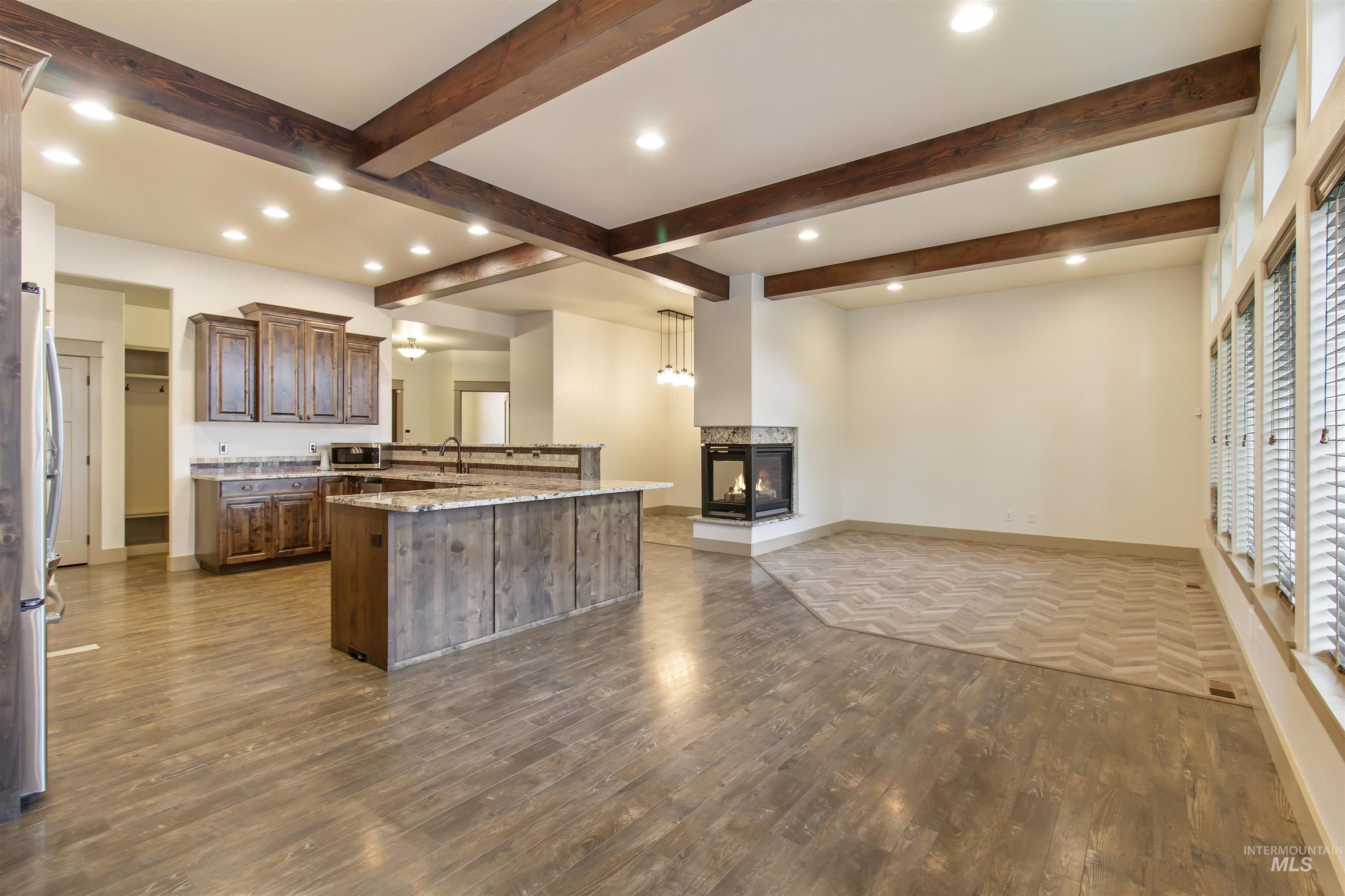 525 Shadetree Trail, Twin Falls, Idaho 83301, 3 Bedrooms, 2.5 Bathrooms, Residential For Sale, Price $555,000, 98982992