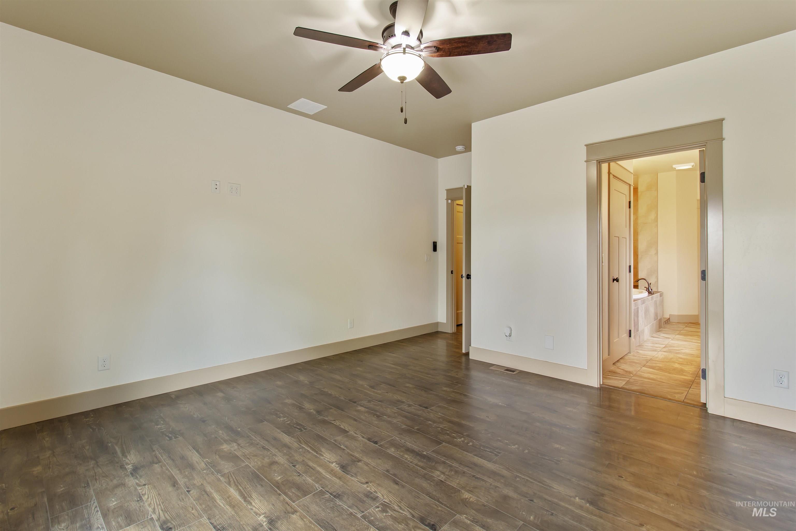 525 Shadetree Trail, Twin Falls, Idaho 83301, 3 Bedrooms, 2.5 Bathrooms, Residential For Sale, Price $555,000, 98982992