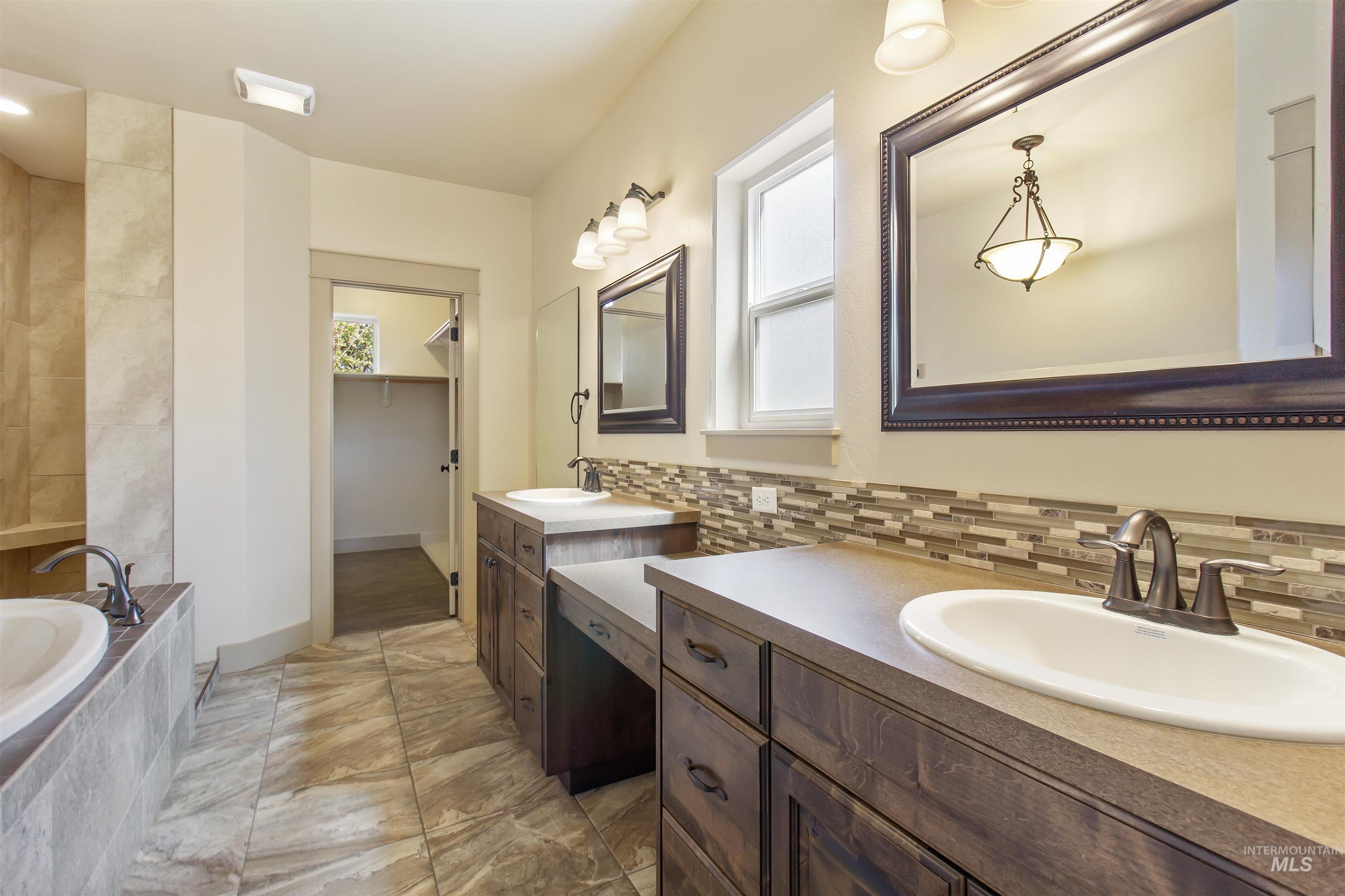 525 Shadetree Trail, Twin Falls, Idaho 83301, 3 Bedrooms, 2.5 Bathrooms, Residential For Sale, Price $555,000, 98982992