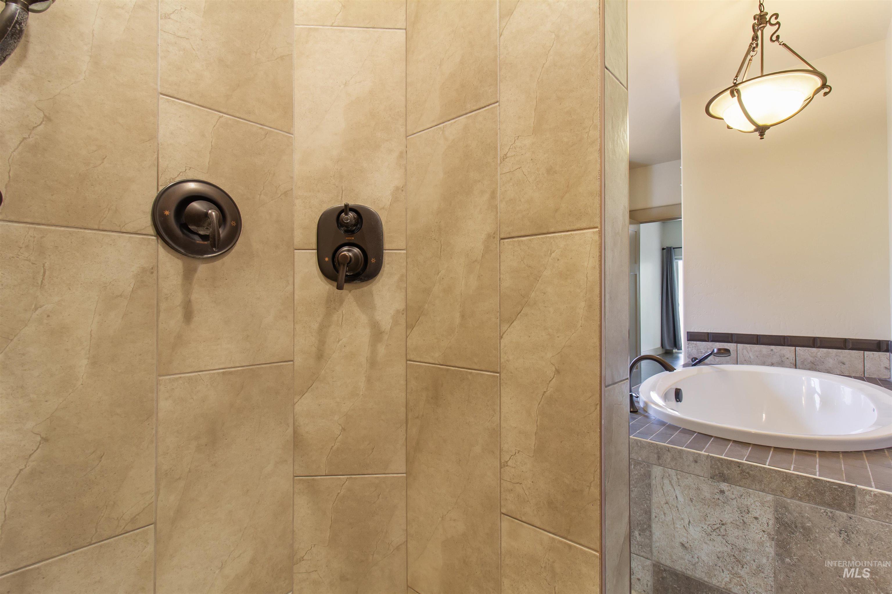 525 Shadetree Trail, Twin Falls, Idaho 83301, 3 Bedrooms, 2.5 Bathrooms, Residential For Sale, Price $555,000, 98982992