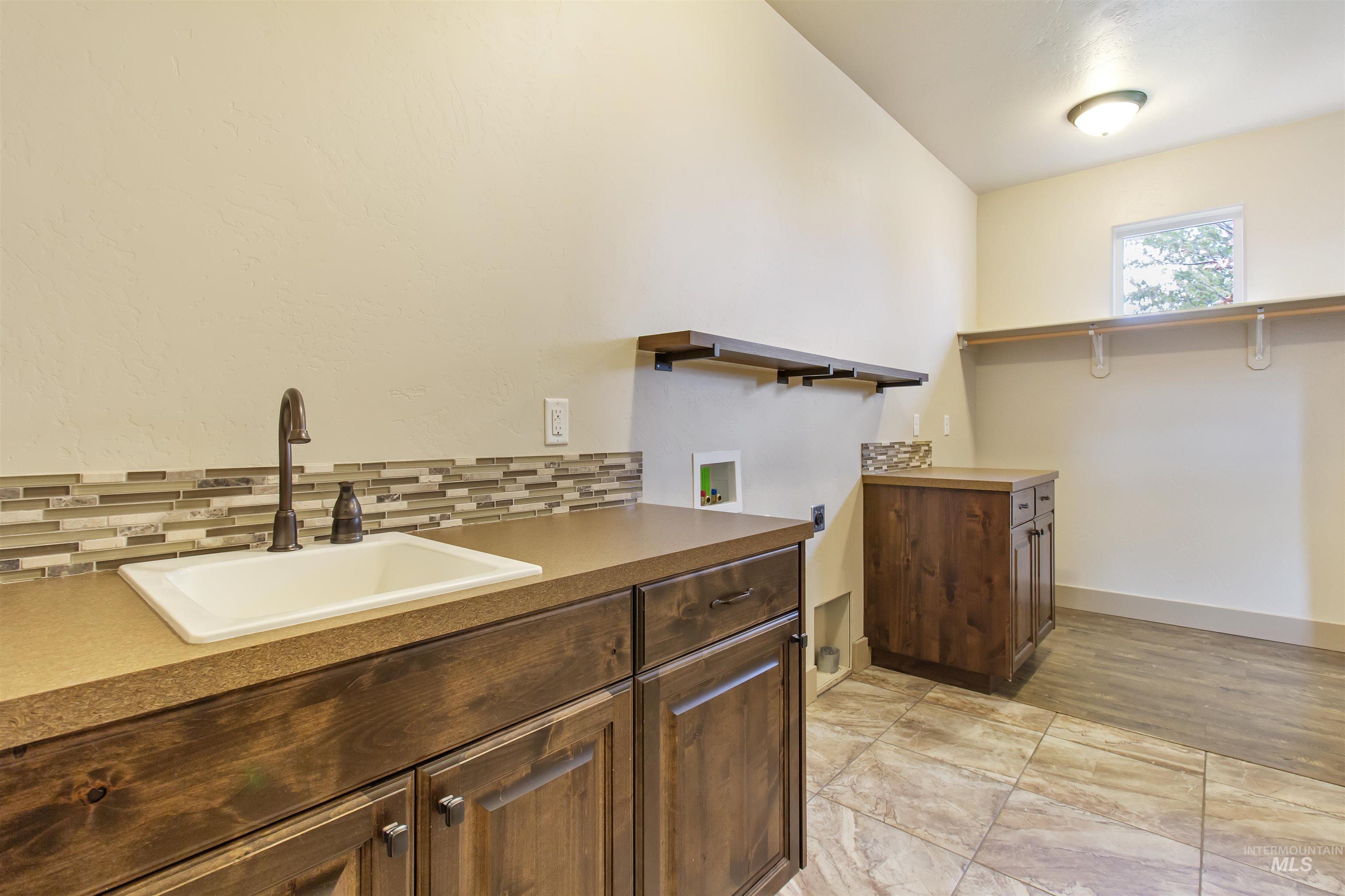 525 Shadetree Trail, Twin Falls, Idaho 83301, 3 Bedrooms, 2.5 Bathrooms, Residential For Sale, Price $555,000, 98982992