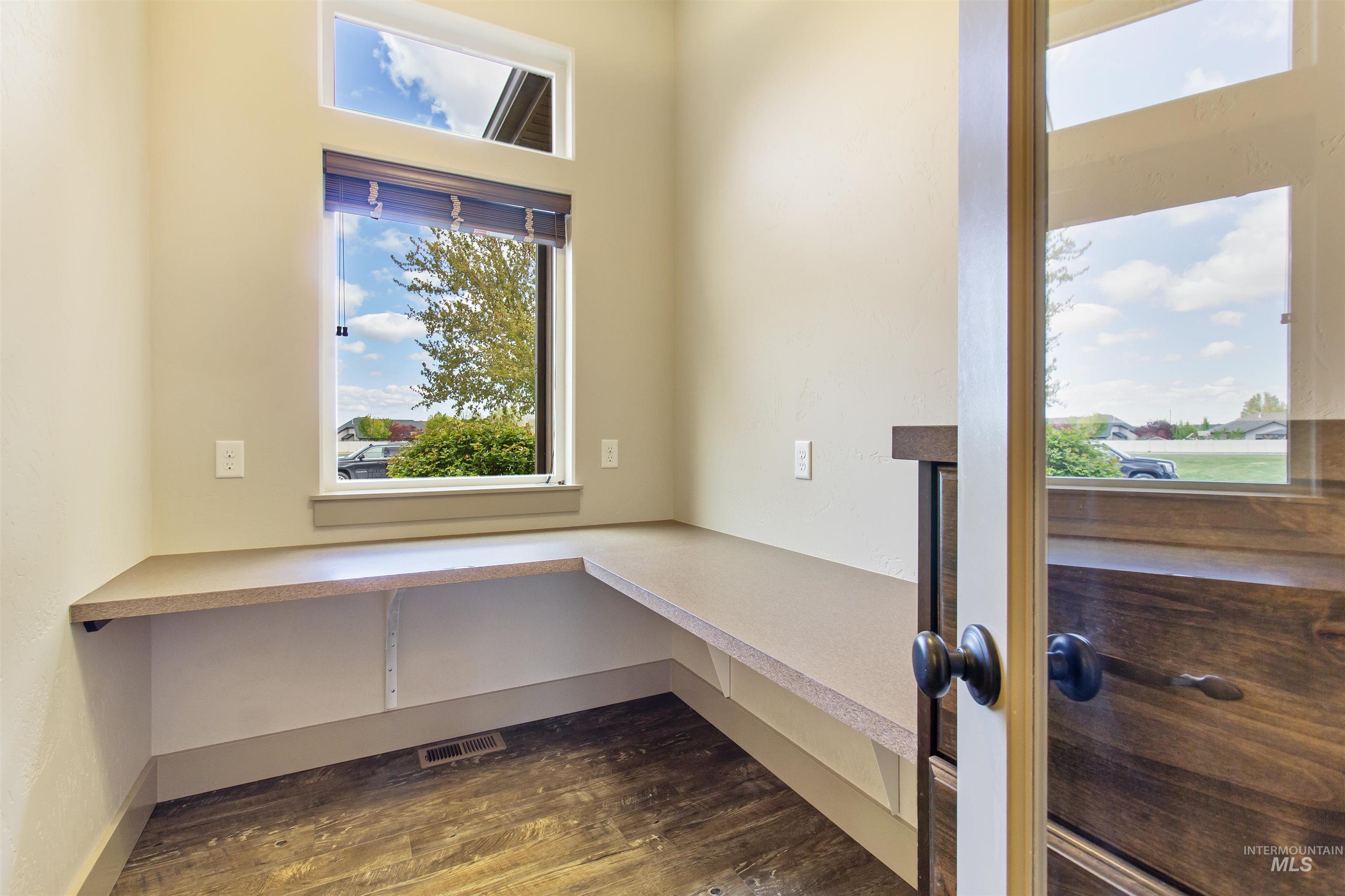 525 Shadetree Trail, Twin Falls, Idaho 83301, 3 Bedrooms, 2.5 Bathrooms, Residential For Sale, Price $555,000, 98982992