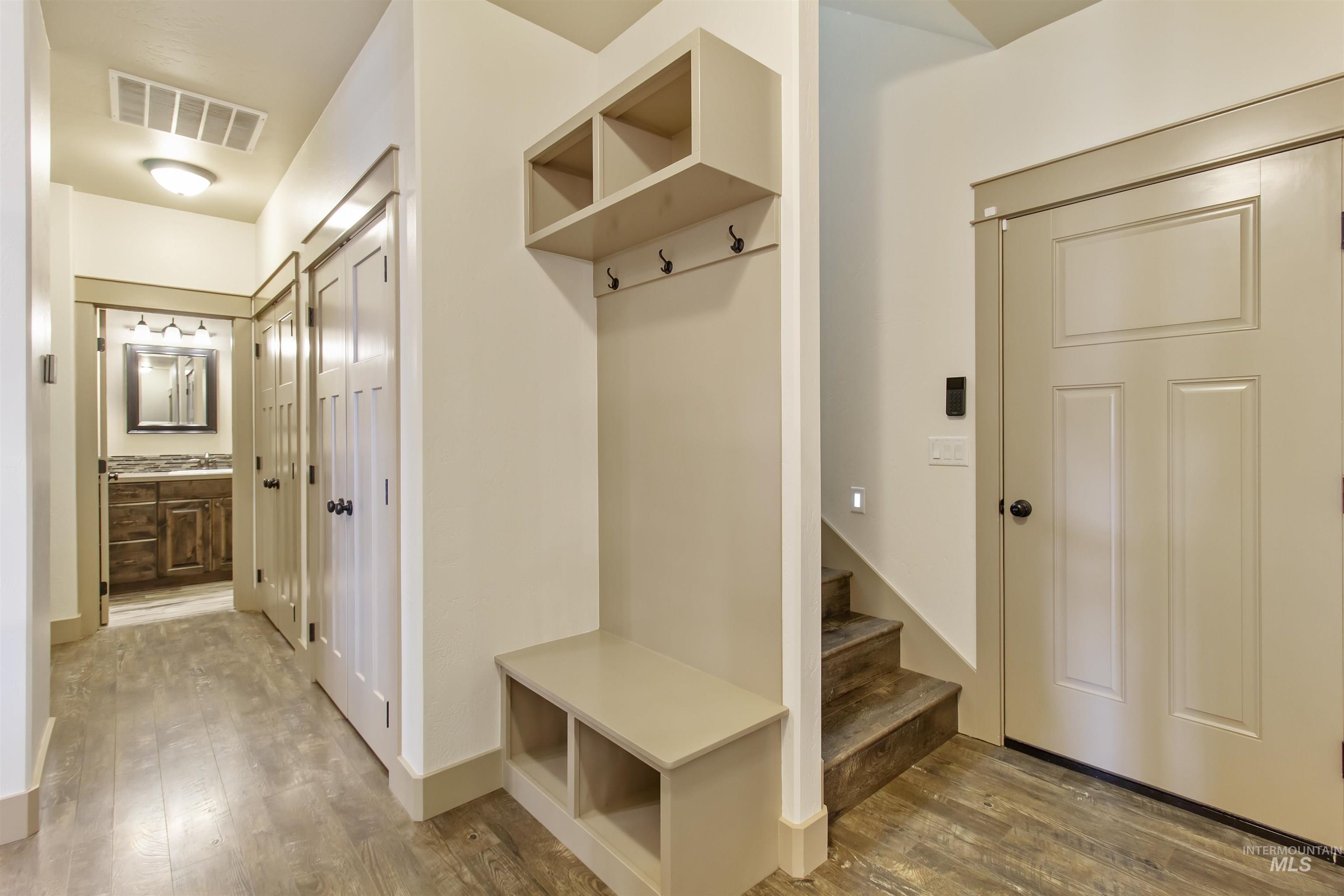 525 Shadetree Trail, Twin Falls, Idaho 83301, 3 Bedrooms, 2.5 Bathrooms, Residential For Sale, Price $555,000, 98982992