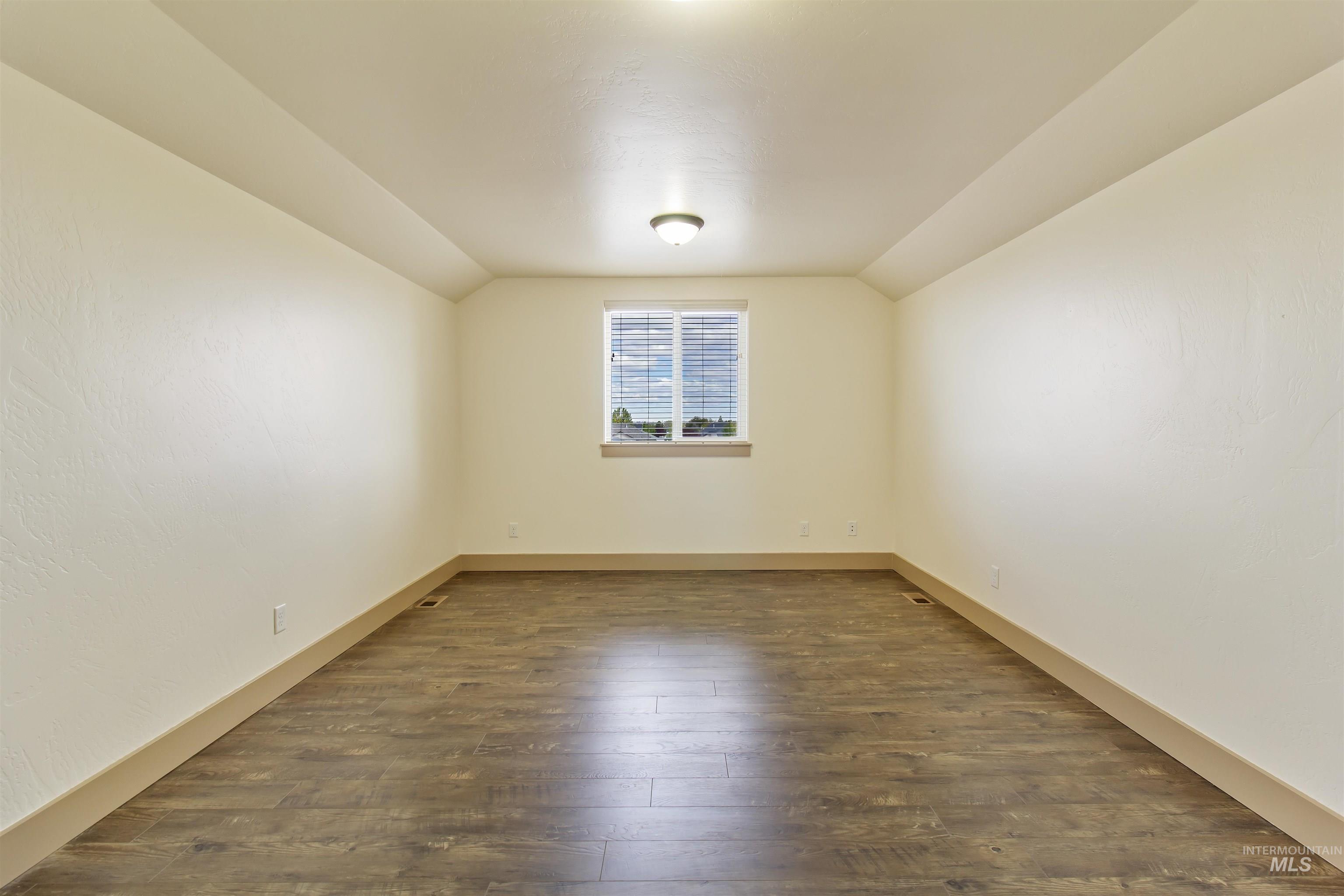 525 Shadetree Trail, Twin Falls, Idaho 83301, 3 Bedrooms, 2.5 Bathrooms, Residential For Sale, Price $555,000, 98982992