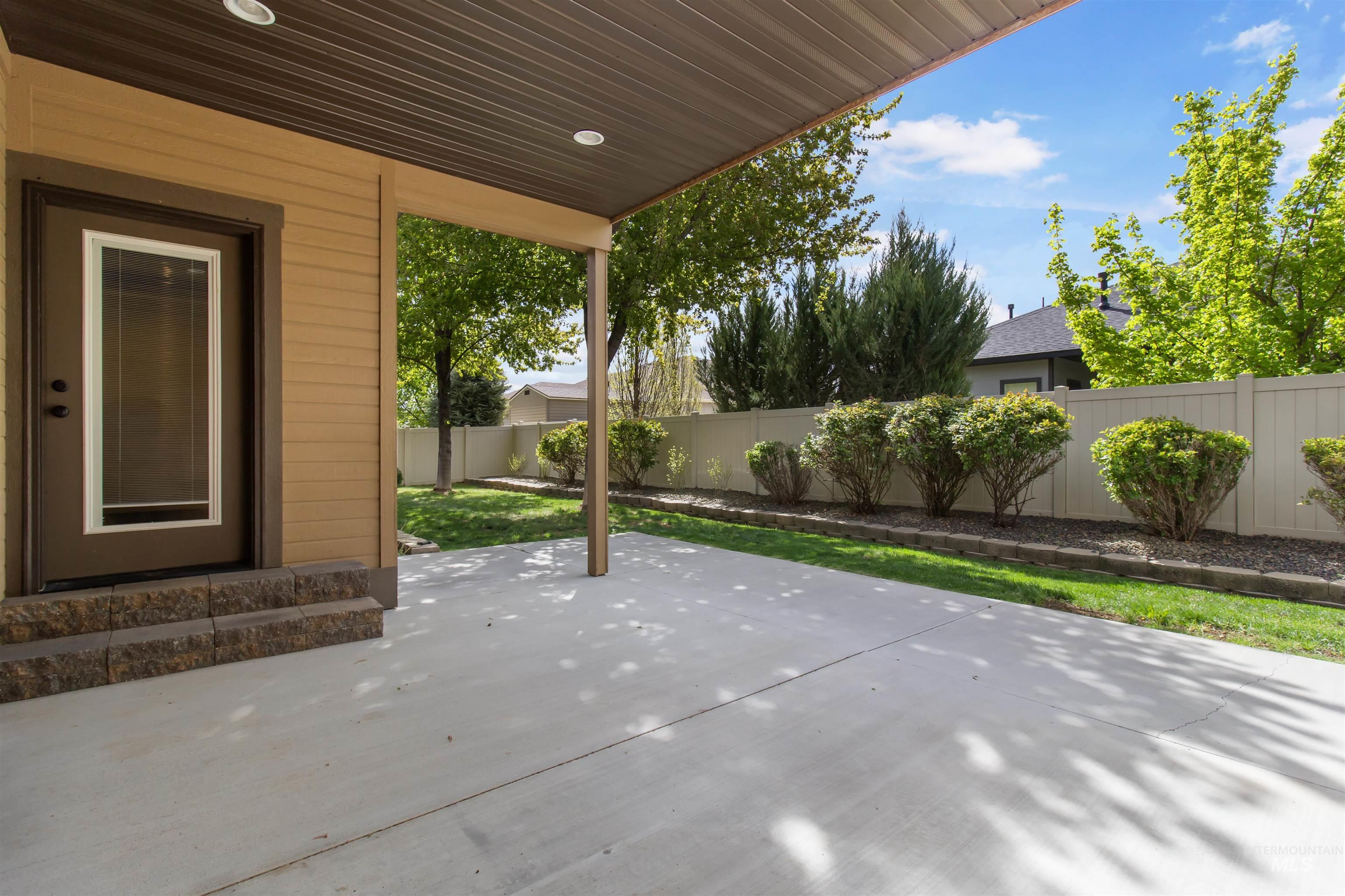 525 Shadetree Trail, Twin Falls, Idaho 83301, 3 Bedrooms, 2.5 Bathrooms, Residential For Sale, Price $555,000, 98982992