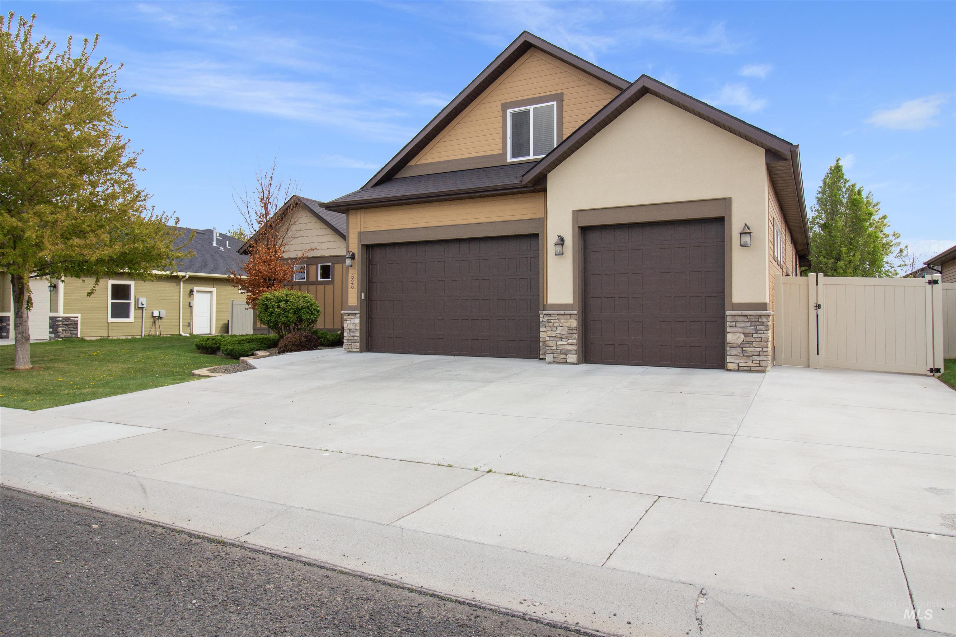 525 Shadetree Trail, Twin Falls, Idaho 83301, 3 Bedrooms, 2.5 Bathrooms, Residential For Sale, Price $555,000, 98982992