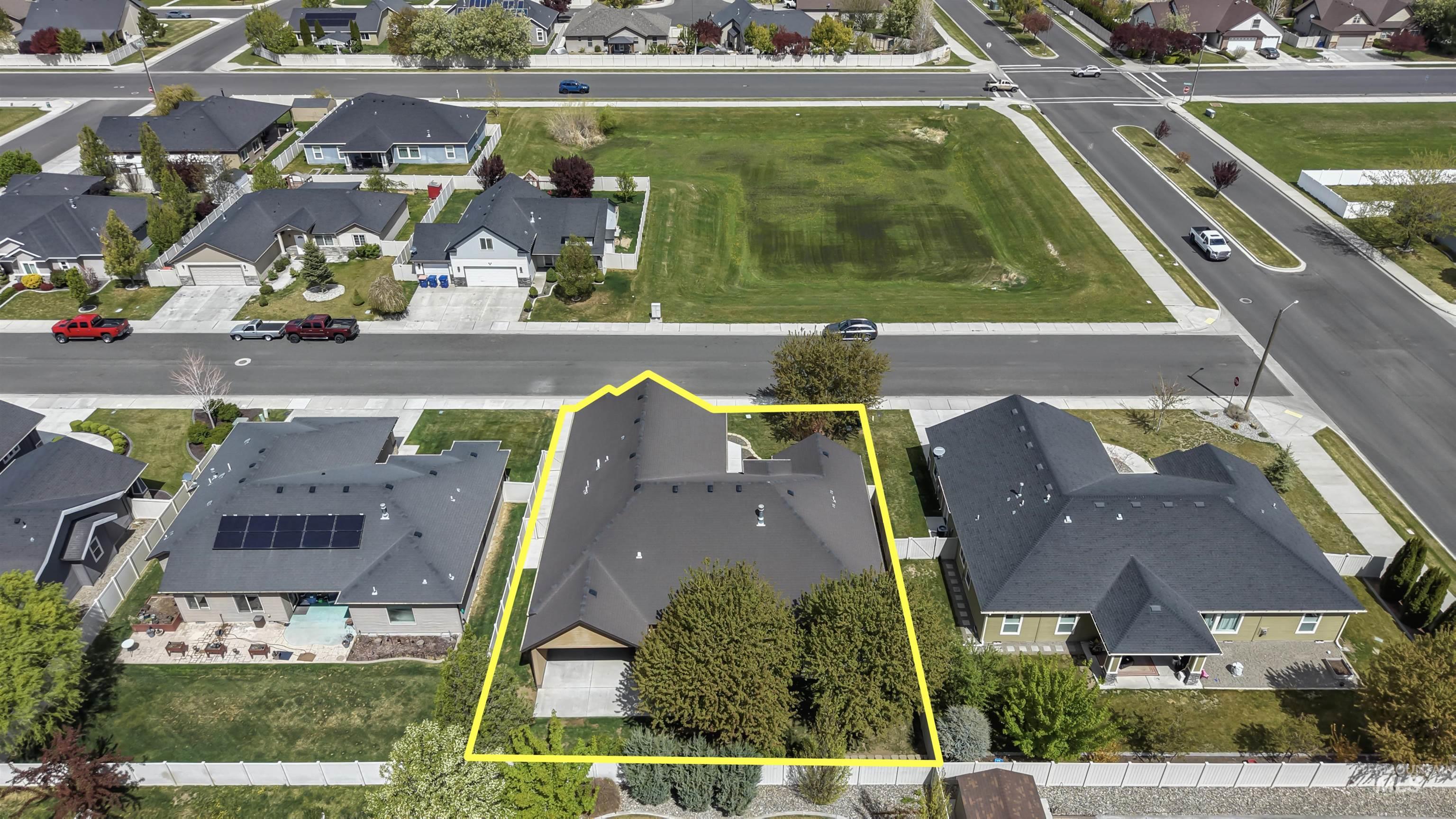 525 Shadetree Trail, Twin Falls, Idaho 83301, 3 Bedrooms, 2.5 Bathrooms, Residential For Sale, Price $555,000, 98982992