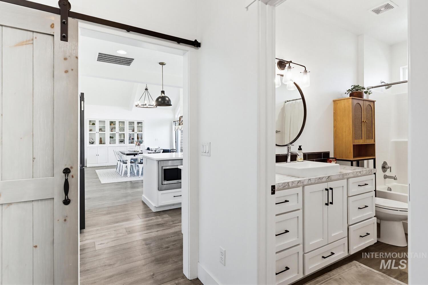 3445 Magnolia Ln, Emmett, Idaho 83617, 3 Bedrooms, 2.5 Bathrooms, Residential For Sale, Price $1,749,000,MLS 98982994