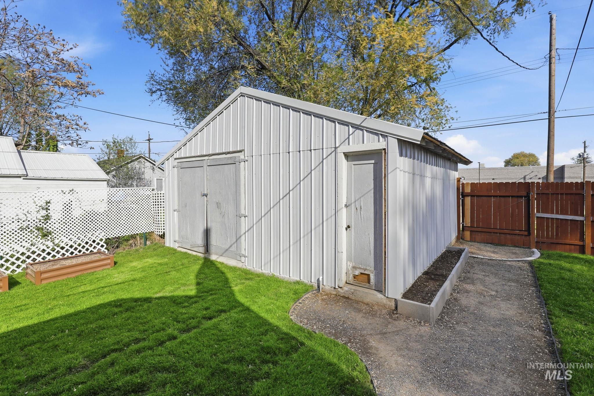 616 9th Ave N, Nampa, Idaho 83687, 3 Bedrooms, 1 Bathroom, Residential For Sale, Price $325,000,MLS 98982999