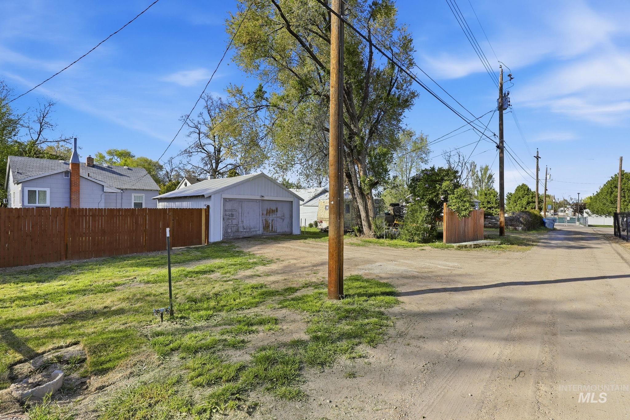 616 9th Ave N, Nampa, Idaho 83687, 3 Bedrooms, 1 Bathroom, Residential For Sale, Price $325,000,MLS 98982999