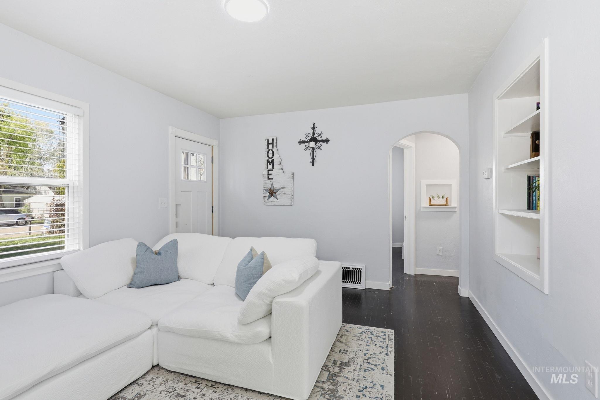 616 9th Ave N, Nampa, Idaho 83687, 3 Bedrooms, 1 Bathroom, Residential For Sale, Price $325,000,MLS 98982999