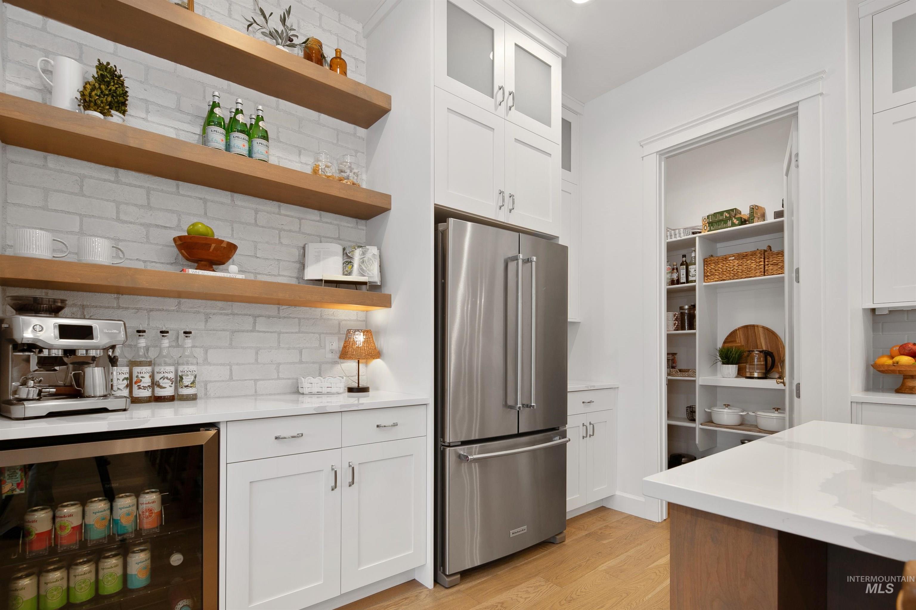 2260 E Timber Trail St, Kuna, Idaho 83634, 3 Bedrooms, 3.5 Bathrooms, Residential For Sale, Price $899,999,MLS 98983000