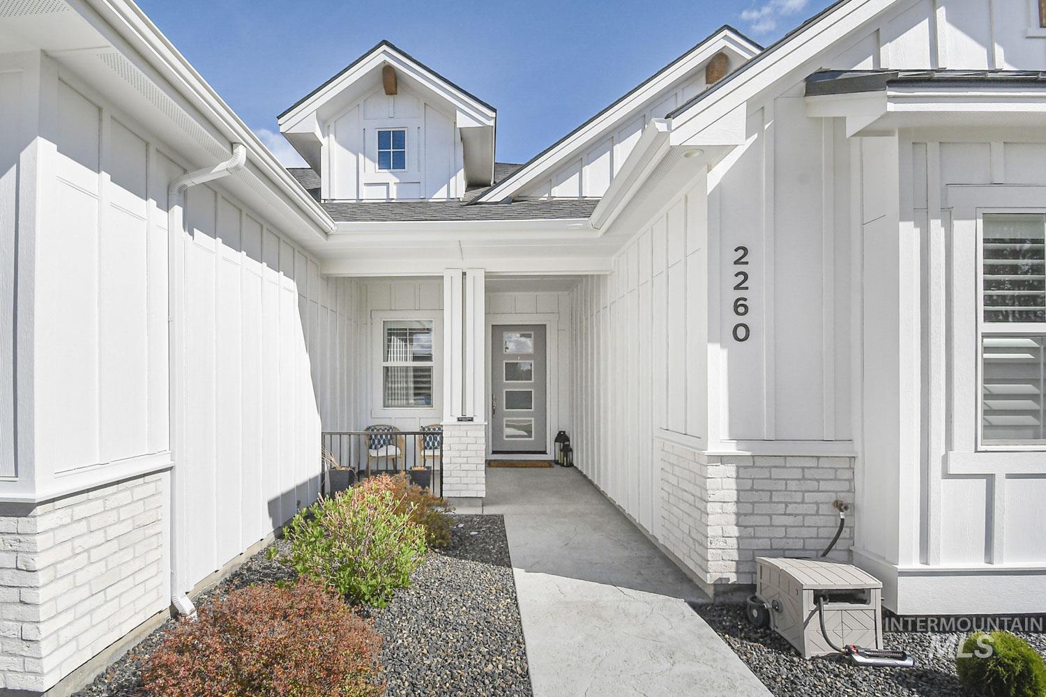 2260 E Timber Trail St, Kuna, Idaho 83634, 3 Bedrooms, 3.5 Bathrooms, Residential For Sale, Price $899,999,MLS 98983000