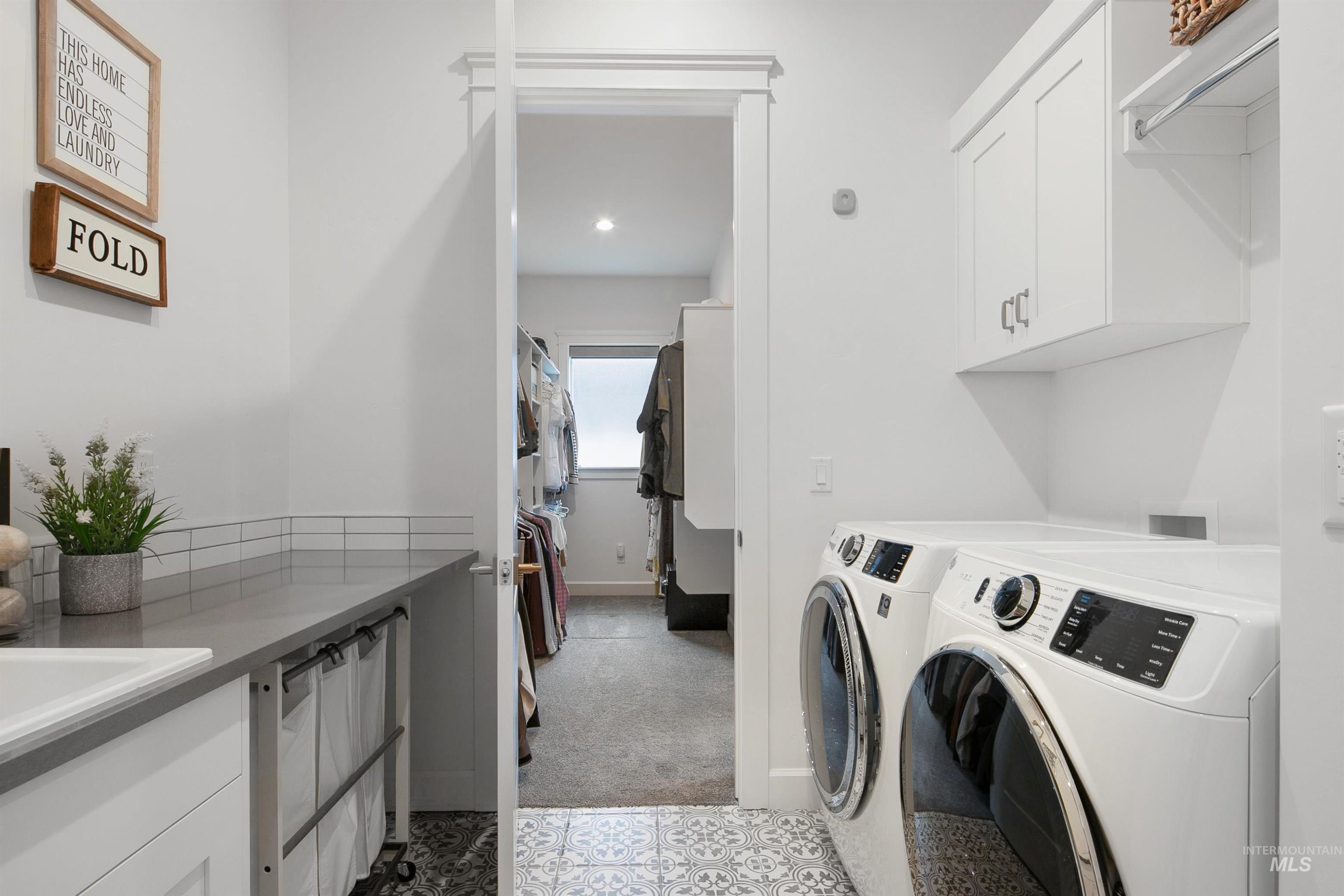 2260 E Timber Trail St, Kuna, Idaho 83634, 3 Bedrooms, 3.5 Bathrooms, Residential For Sale, Price $899,999,MLS 98983000