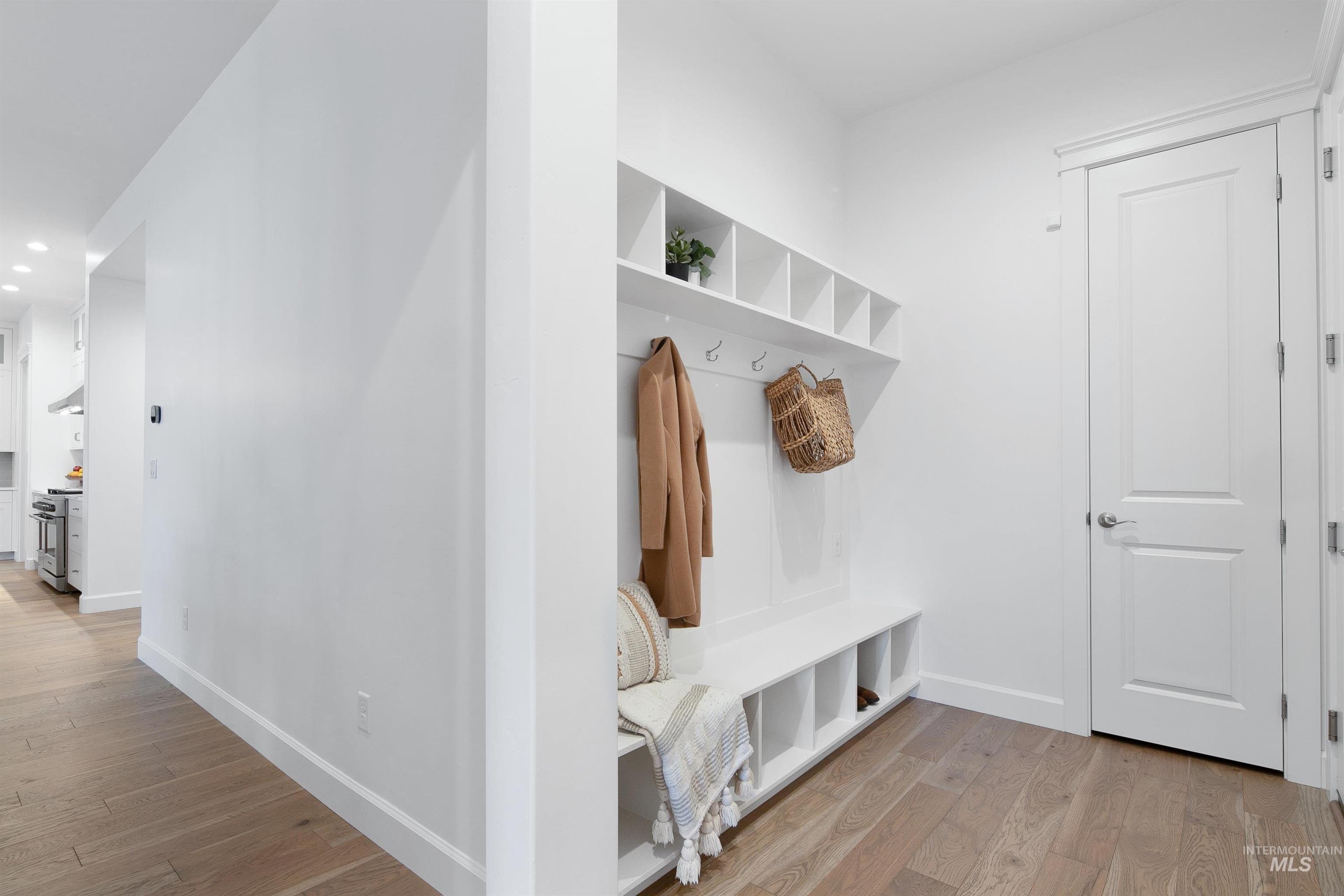 2260 E Timber Trail St, Kuna, Idaho 83634, 3 Bedrooms, 3.5 Bathrooms, Residential For Sale, Price $899,999,MLS 98983000