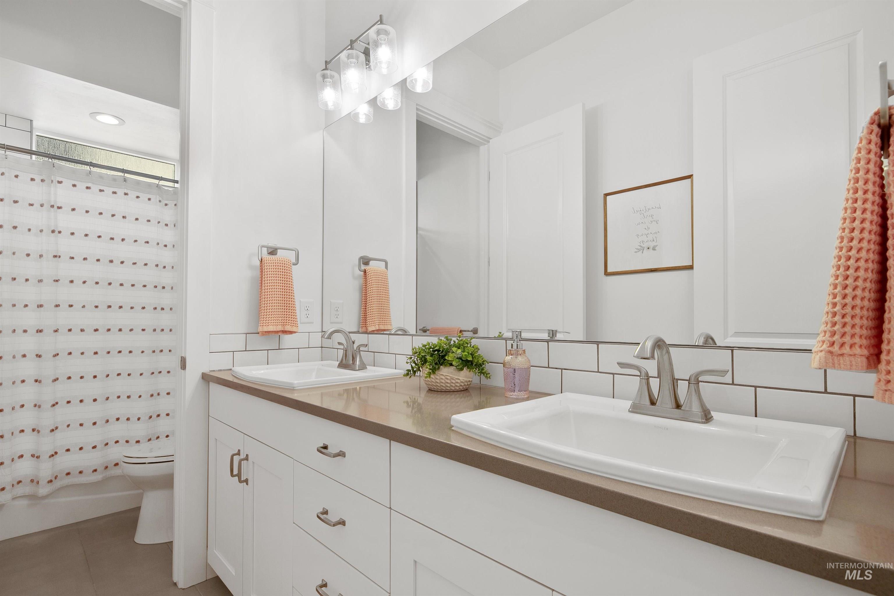 2260 E Timber Trail St, Kuna, Idaho 83634, 3 Bedrooms, 3.5 Bathrooms, Residential For Sale, Price $899,999,MLS 98983000